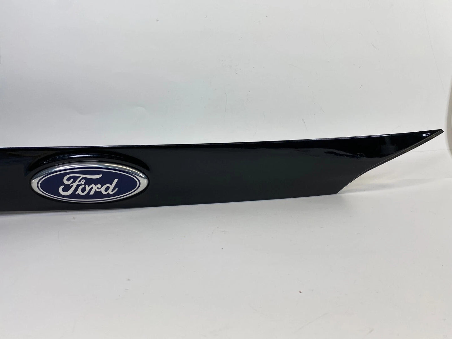 2012-2014 FORD FOCUS SEDAN TRUNK DECK LID PANEL FINISH MOLDING BM51-F43404-A OEM