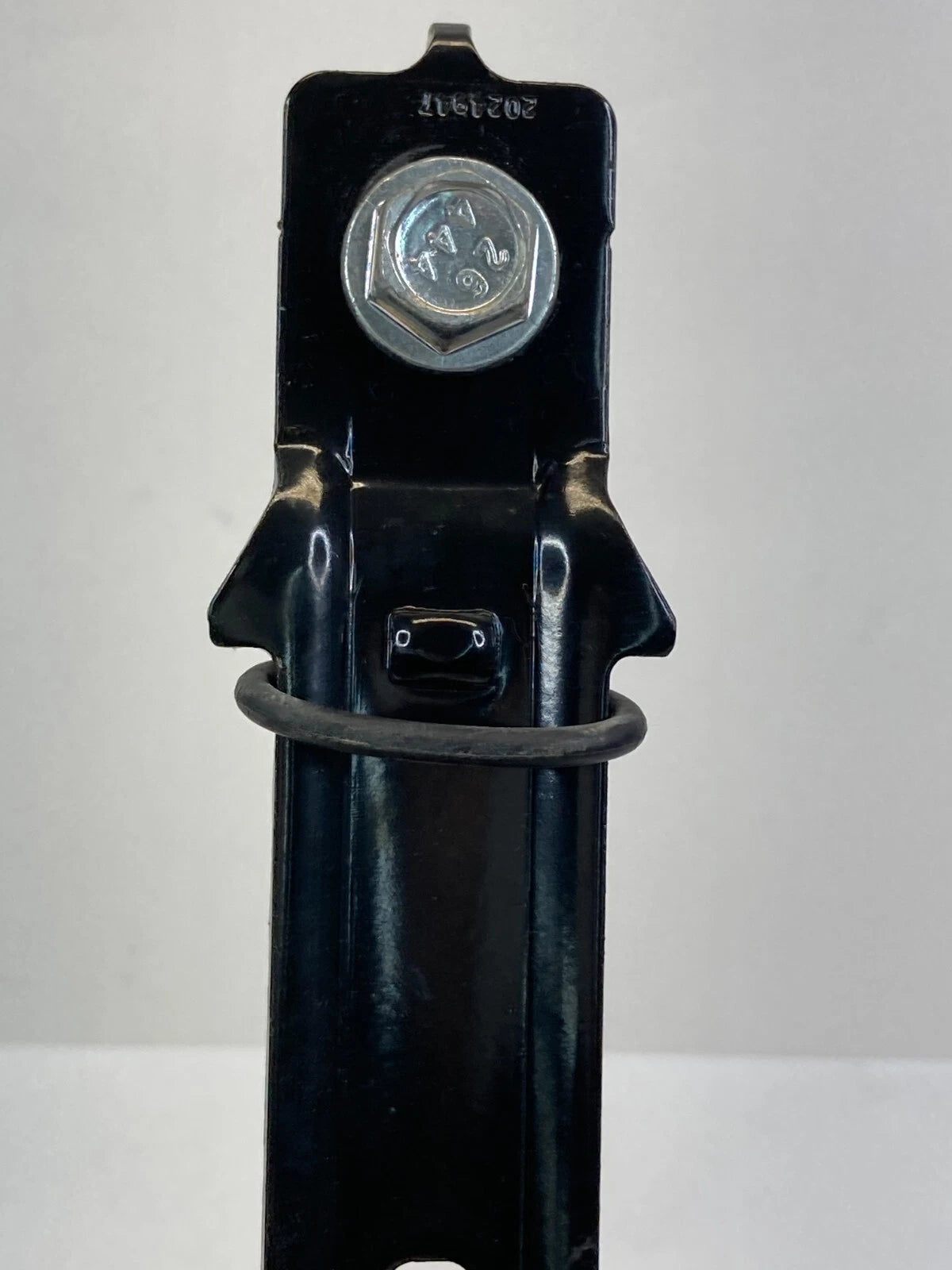 2006-2010 HYUNDAI SONATA SEDAN FRONT RIGHT SEAT BELT SEATBELT HEIGHT ADJUSTER
