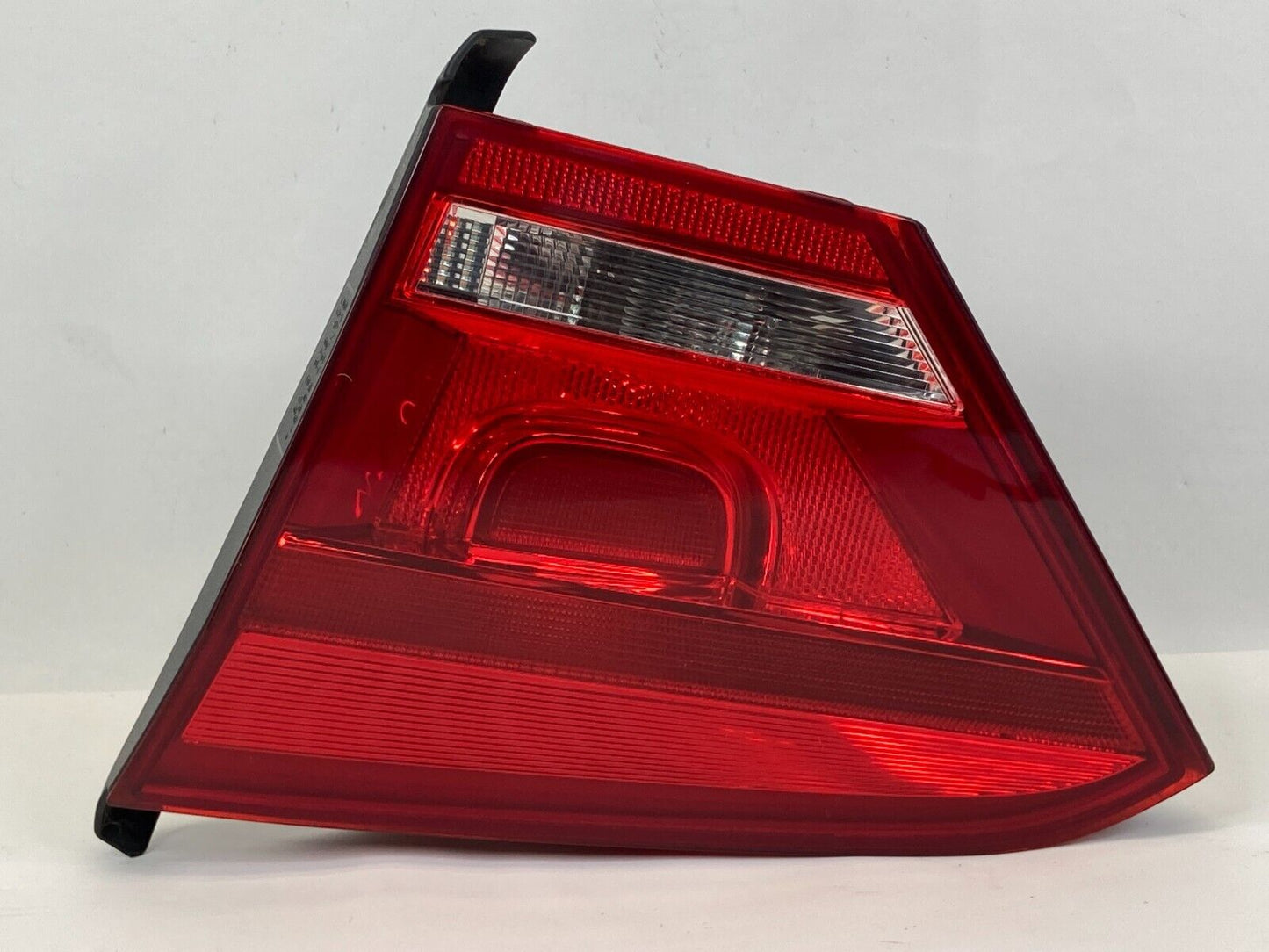 2012-2015 VW Passat Sedan Right Side Tail Light Inner Taillight Lamp 561945094C