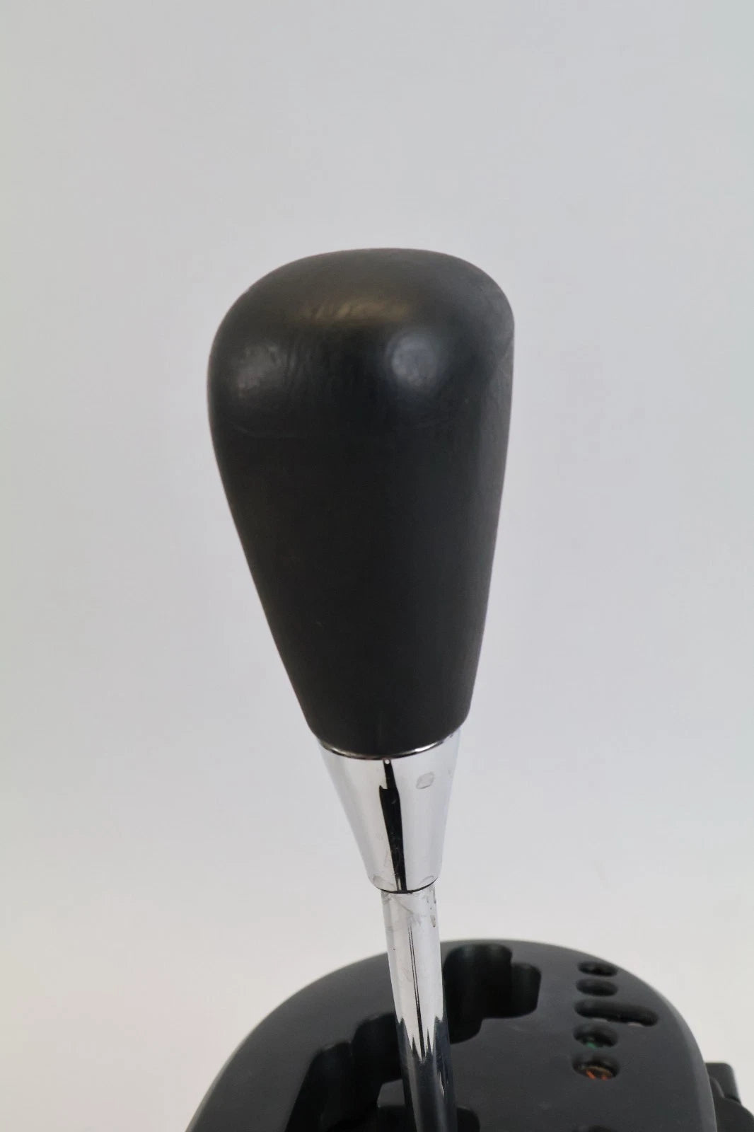 2006-2011 TOYOTA YARIS AUTO/T FLOOR SHIFTER SHIFT GEAR SELECTOR W/ KNOB ASSY OEM