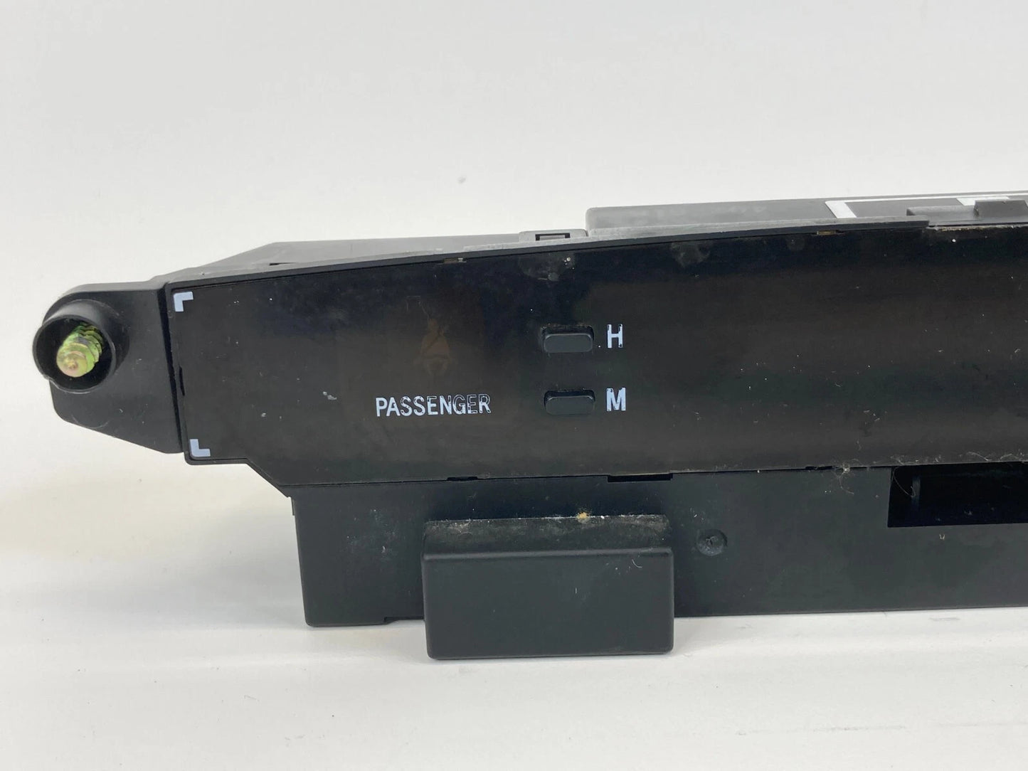2004-2006 TOYOTA CAMRY DASH DIGITAL CLOCK DISPLAY SCREEM ASSEMBLY 8391033130 OEM