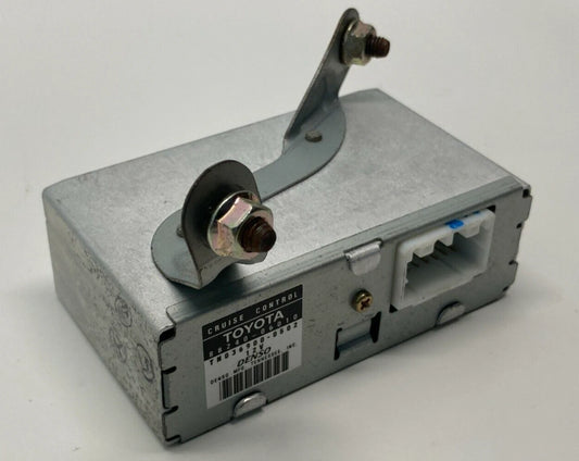 1997 1998 LEXUS ES300 CRUISE CONTROL MODULE COMPUTER ASSEMBLY 88240-06010 OEM