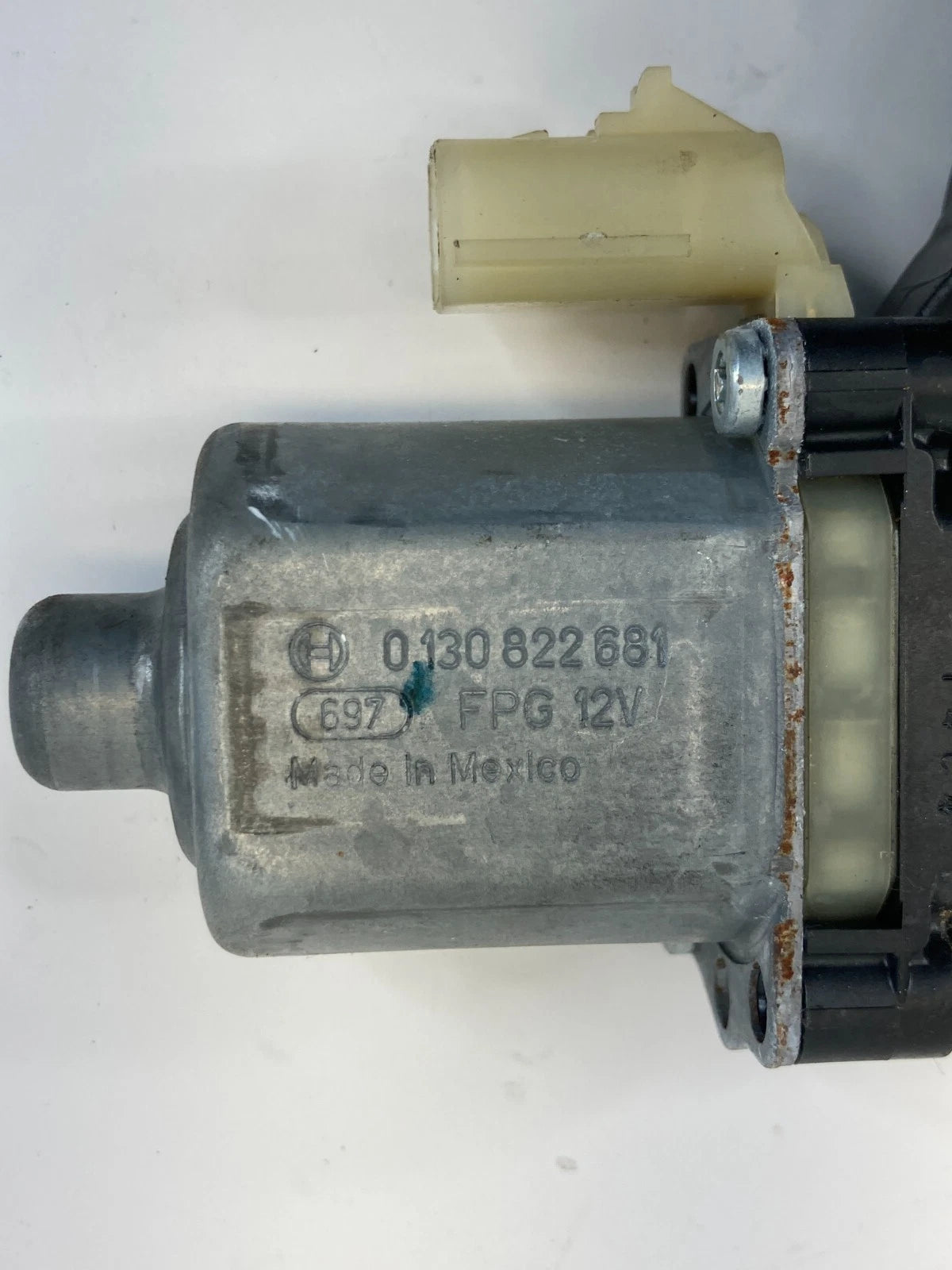 2012-2017 Chevrolet Equinox Rear Left Door Power Window Motor 0130822681