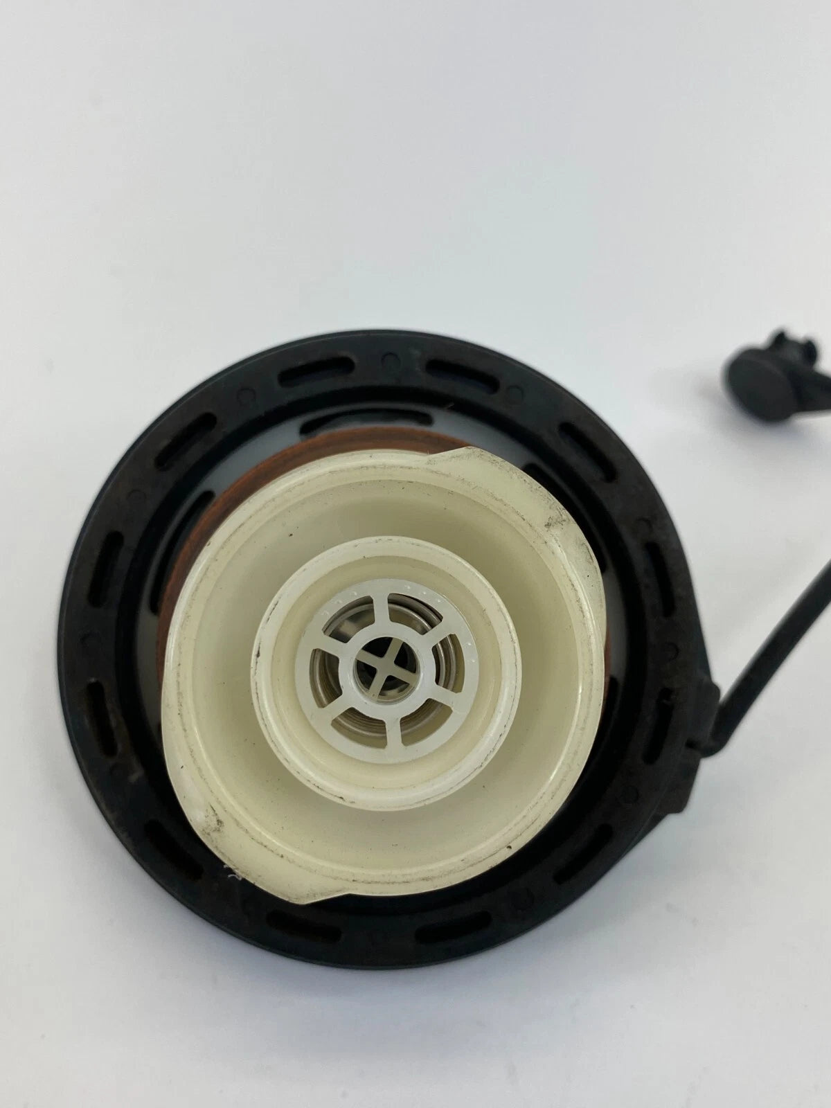 2008-2012 FORD ESCAPE 08-11 MARINER 3.0L V6 FUEL TANK FILLER GAS CAP COVER OEM