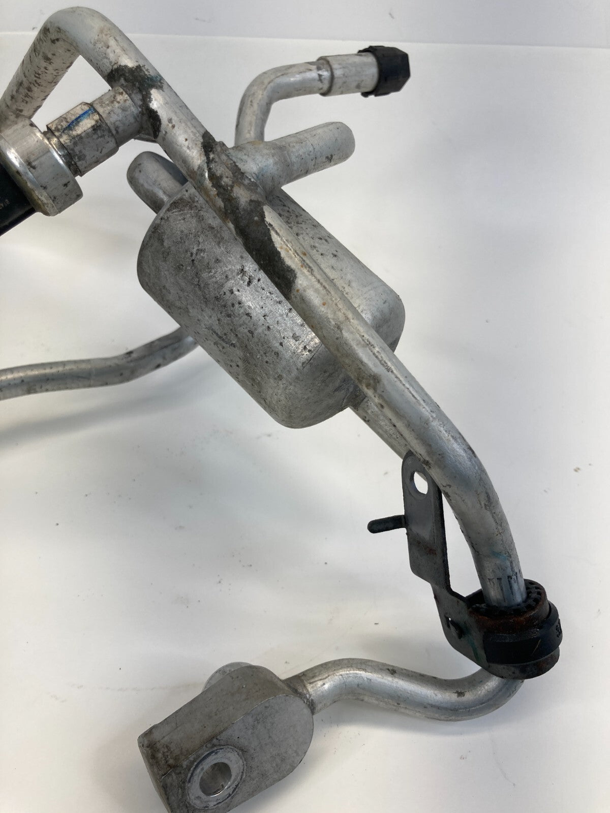 2015-2018 Ford Edge 2.0L L4 Automatic AC Refrigerant Discharge Hose Line OEM