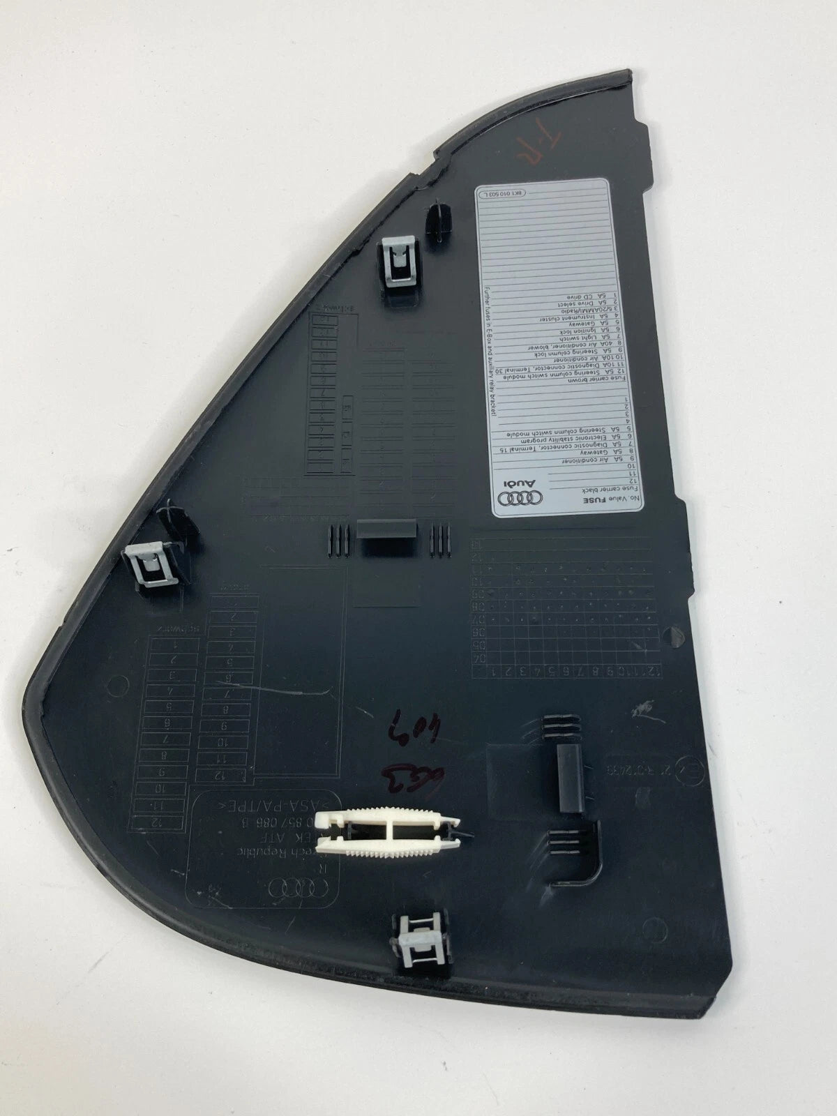 2012-2016 AUDI A4 QUATTRO DASH PANEL RIGHT SIDE END CAP COVER 8K0-857-086-B OEM