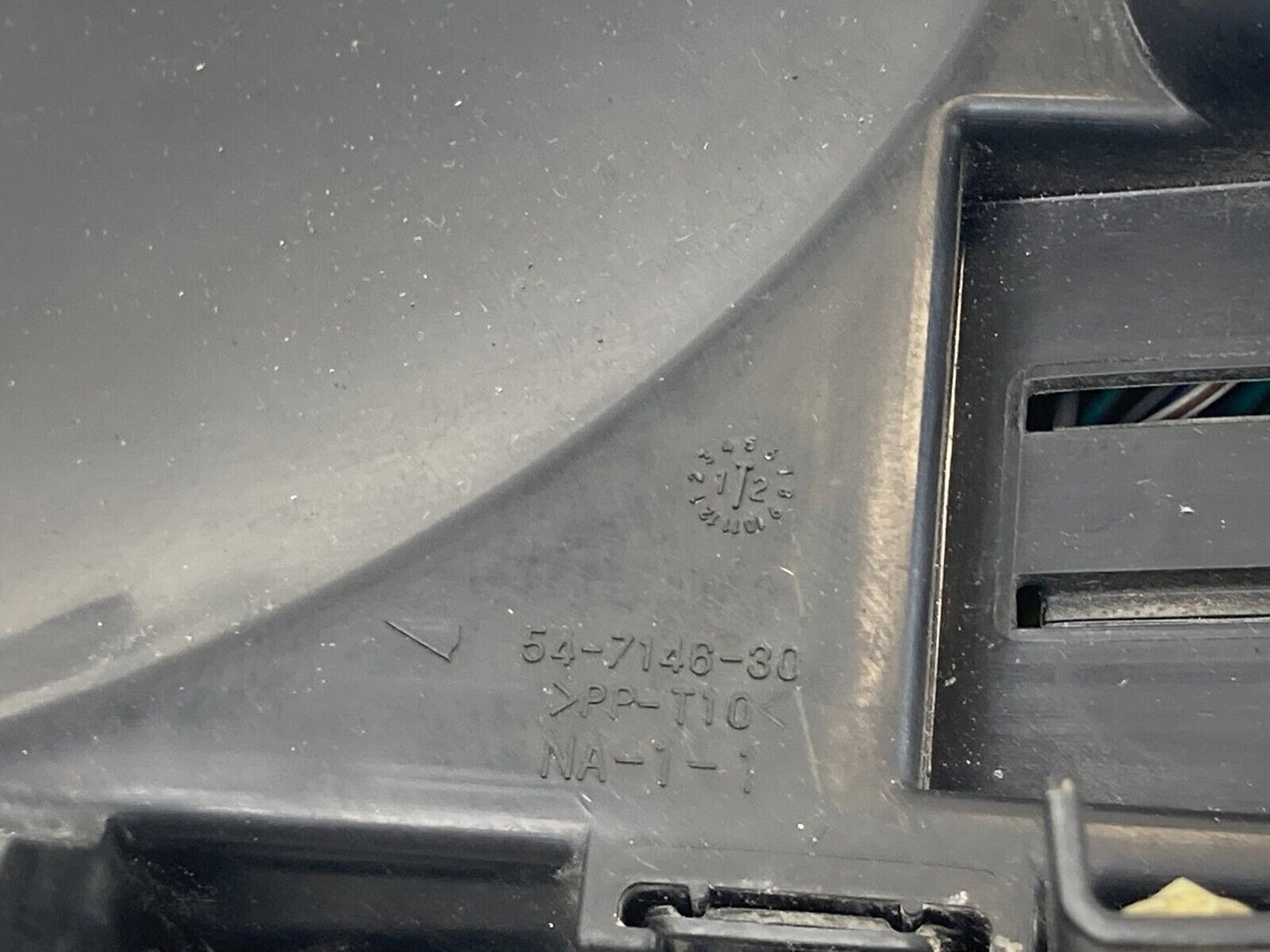 2010 2011 2012 Ford Fusion 2.5L Engine Fuse Relay Box Compartment 54-7146-3C OEM