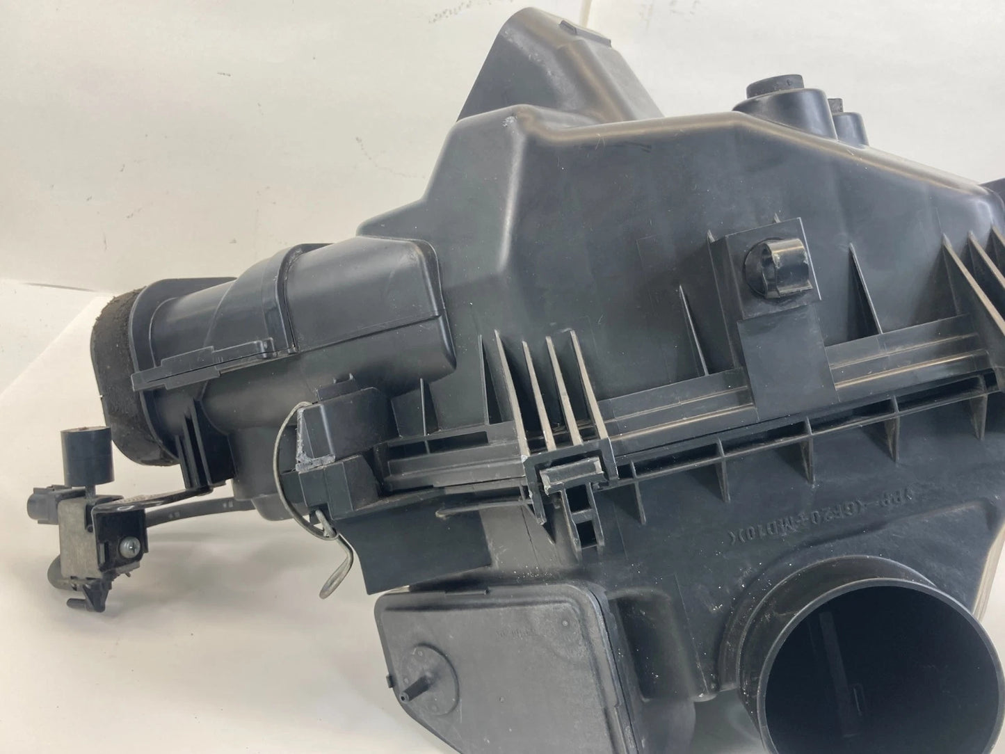 2005-2012 Toyota Avalon 3.5L Air Intake Filter Housing Box Assembly 17701-AD011