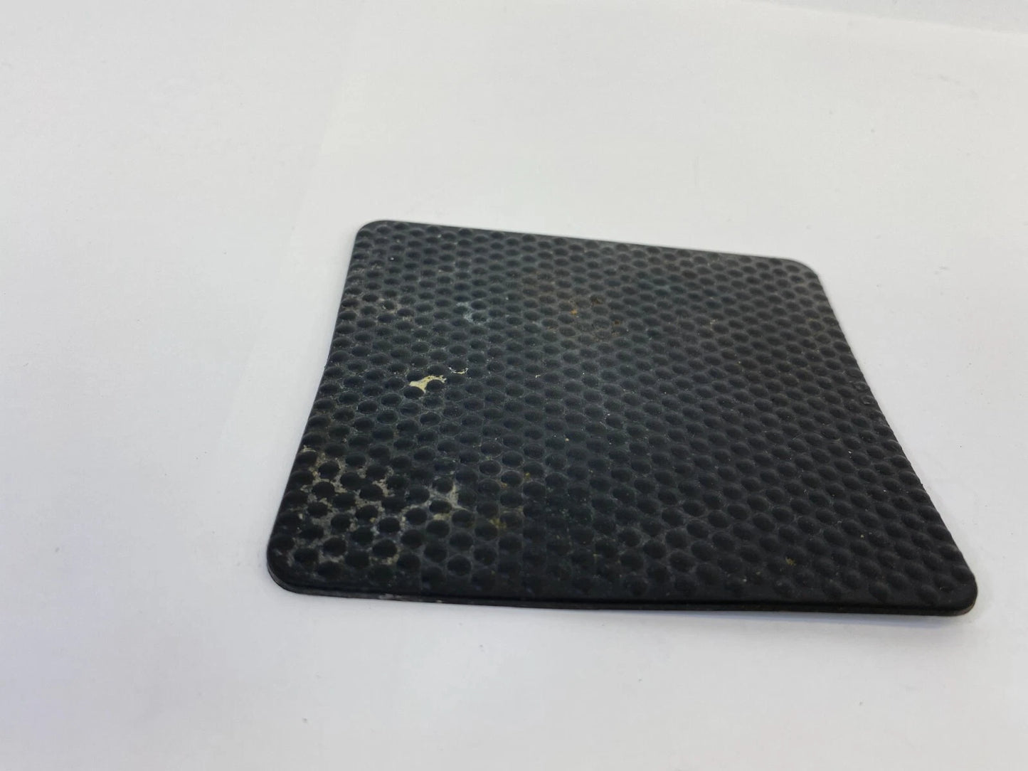 2001-2005 PONTIAC GRAND AM FRONT CENTER CONSOLE RUBBER MAT INSERT 22628956 OEM
