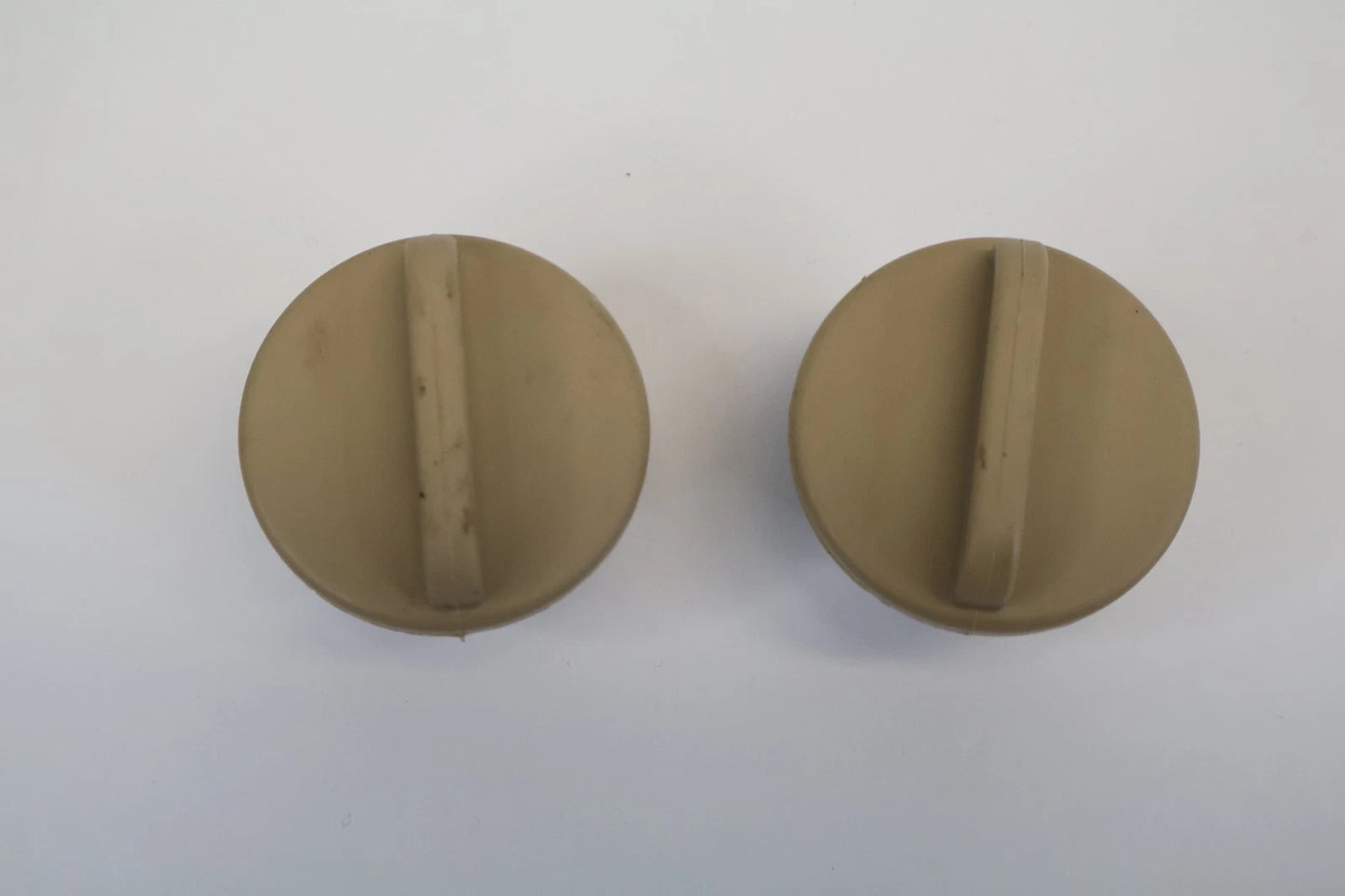 2012-2017 HYUNDAI ACCENT DASH GLOVE BOX KNOB STOPPER PAIR SET OEM