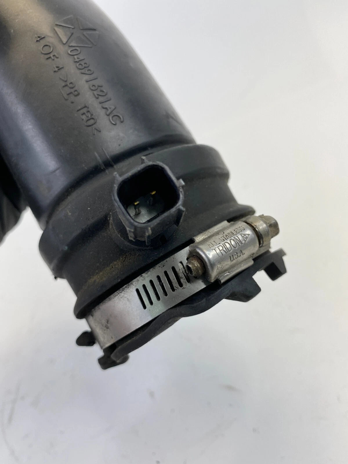 2007-2012 DODGE CALIBER 2.0L AIR INTAKE CLEANER HOSE DUCT OEM FACTORY 04891621AC