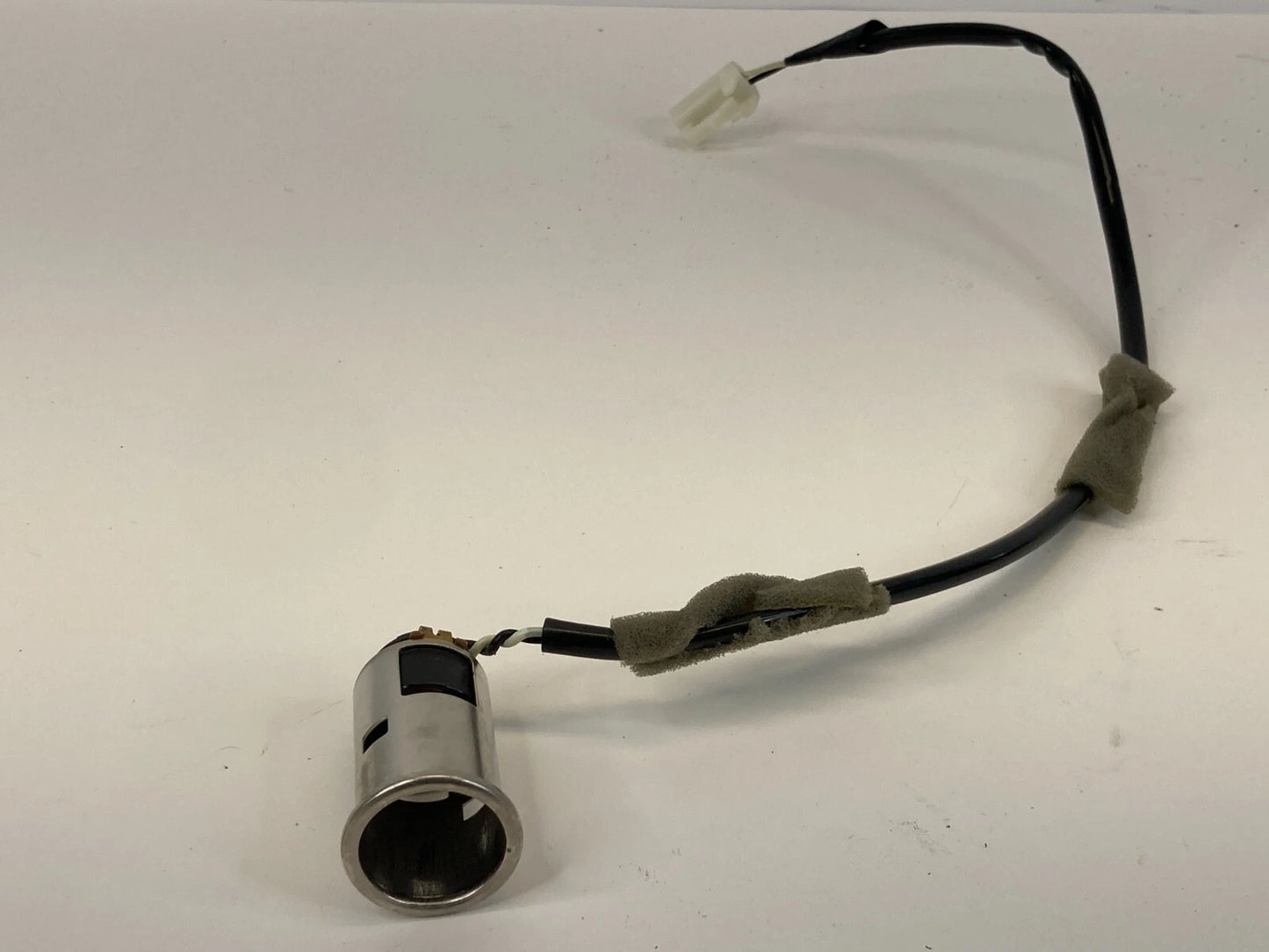 2002 2003 LEXUS ES300 FRONT CENTER CONSOLE 12 VOLT ACCESSORY POWER OUTLET OEM