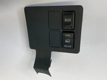 2007-2011 TOYOTA YARIS HATCHBACK CONSOLE DOOR LOCK SWITCH & AUX CONNECTOR PANEL