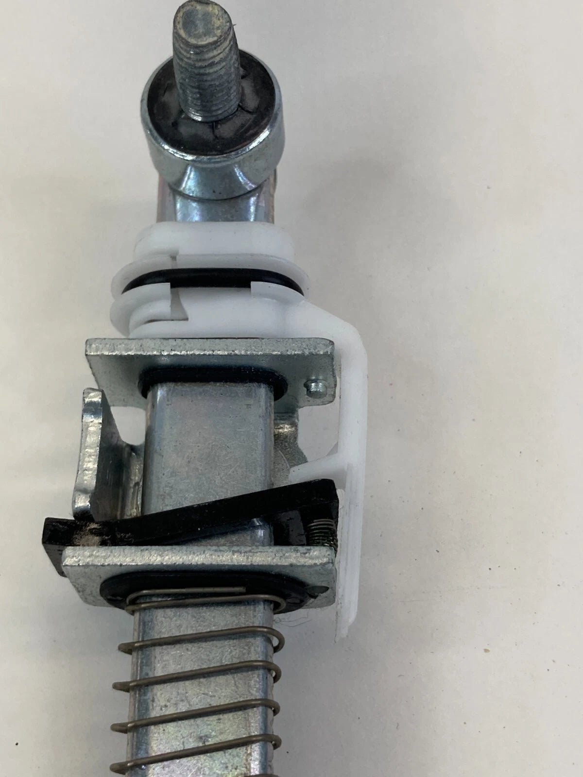 2013-2019 FORD TAURUS FRONT RIGHT PASSENGER SIDE SEAT BELT HEIGHT ADJUSTER OEM
