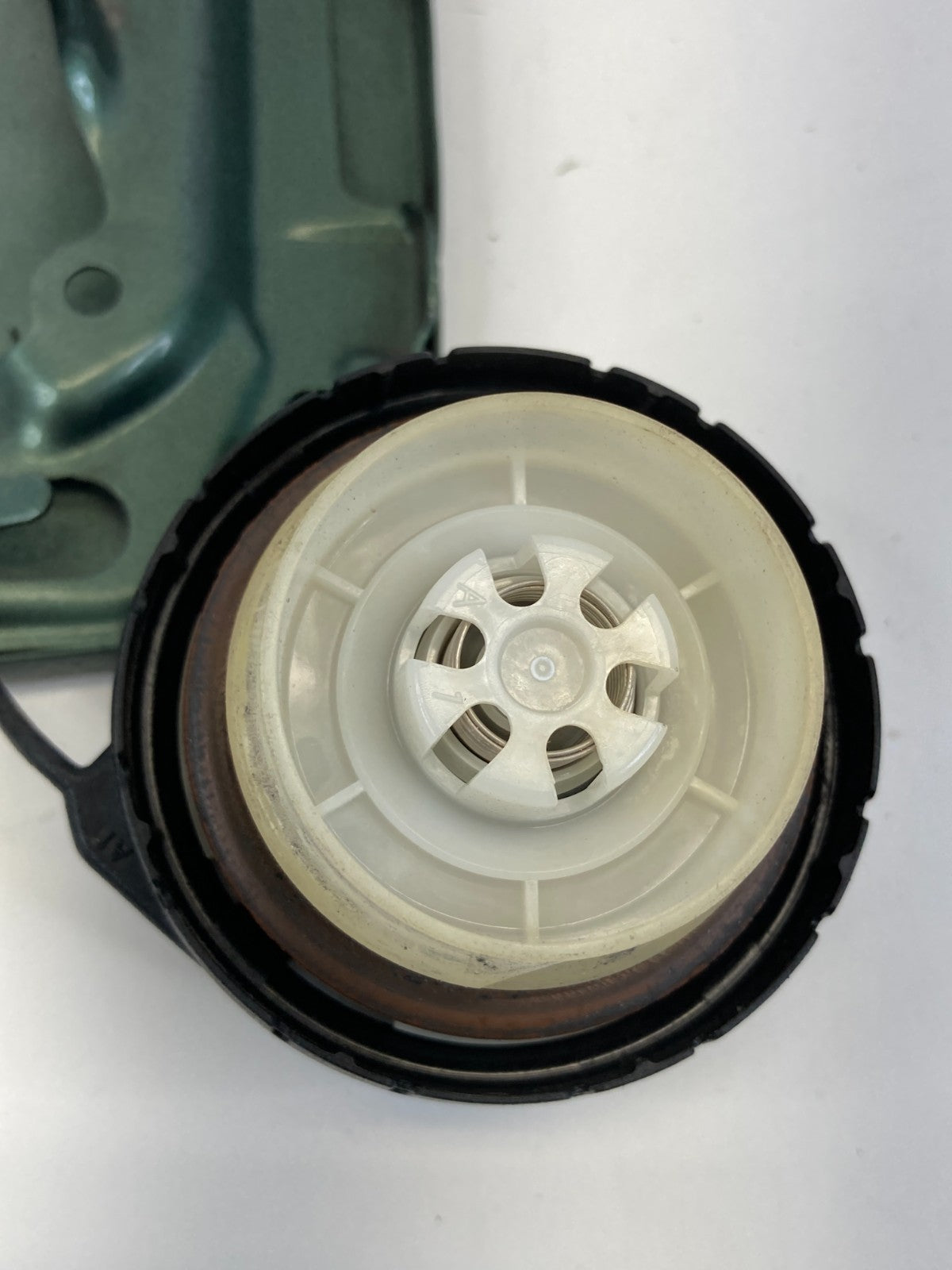 2010 2011 2012 2013 2014 Subaru Outback Fuel Filler Gas Door Tank Lid w/ Cap OEM