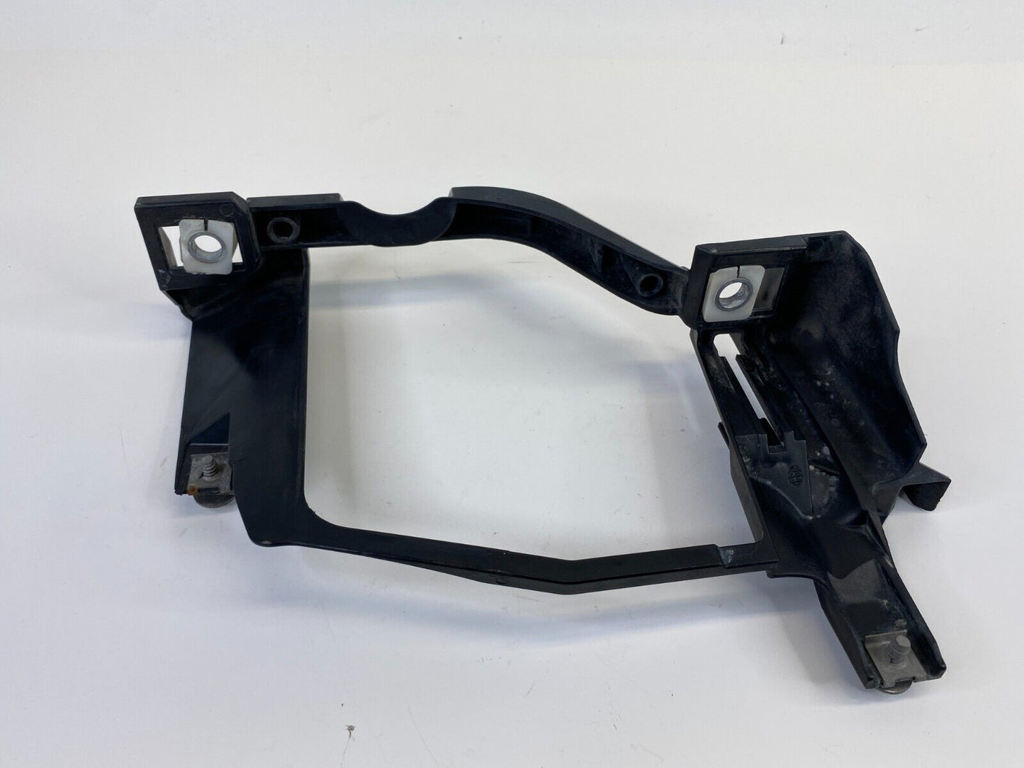 2006 2007 BMW 530xi Front Left Side Headlight Headlamp Bracket Support 15373700