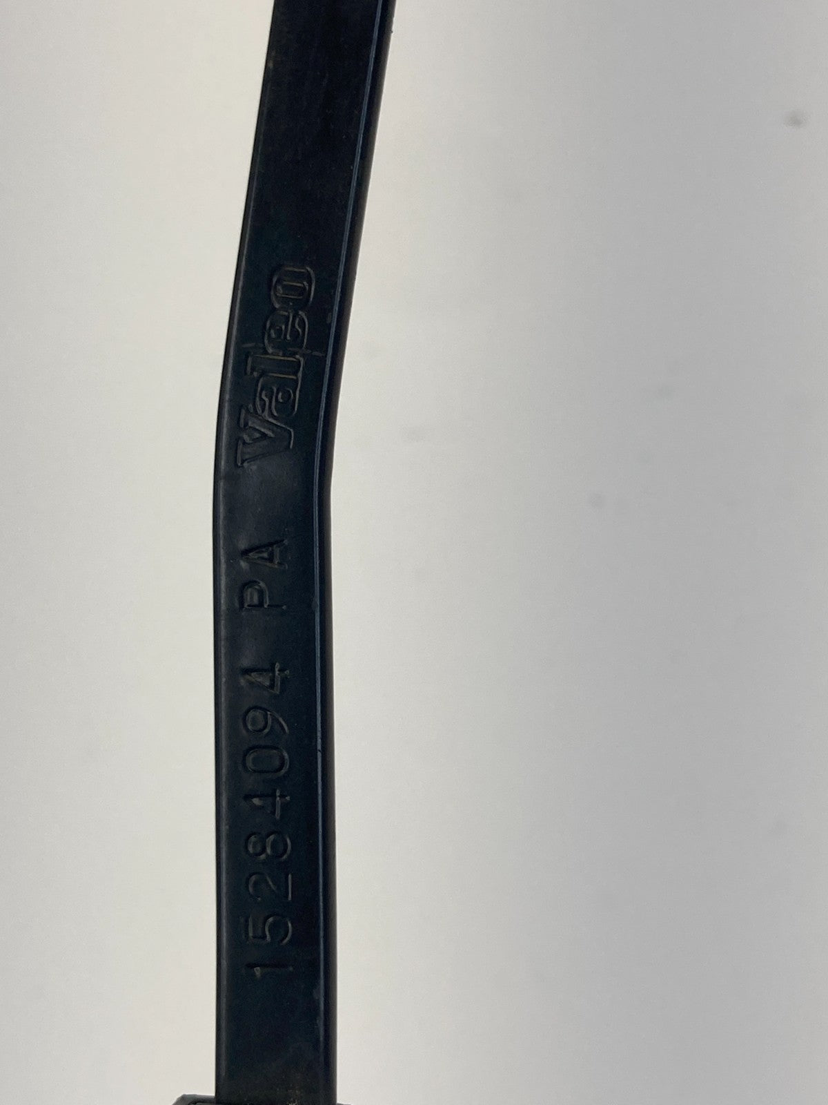 2007 GMC Yukon Tahoe Windshield Wiper Arms Wipers RH LH Set Pair 15284093 OEM