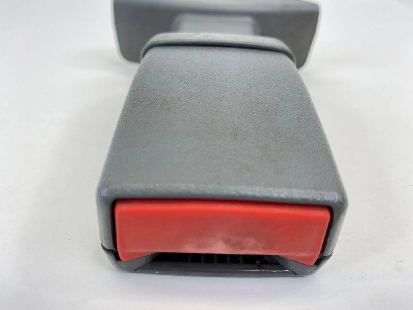 08-10 CHRYSLER TOWN & COUNTRY FRONT RIGHT PASSENGER SIDE SEAT BELT BUCKLE END