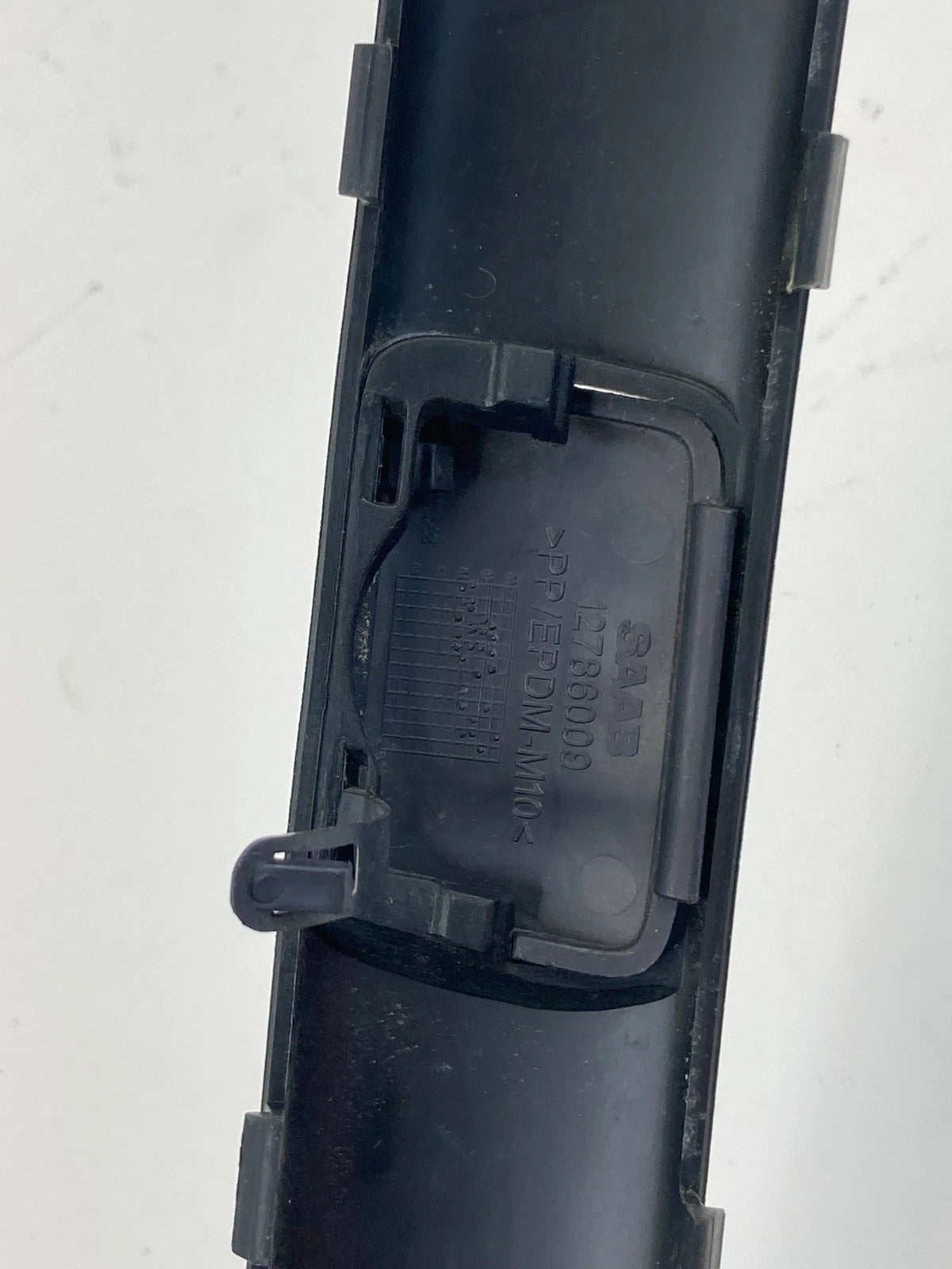 2003-07 Saab 9-3 Front Right Lower Bumper Trim Bezel w/Side Marker Lamp 12788002