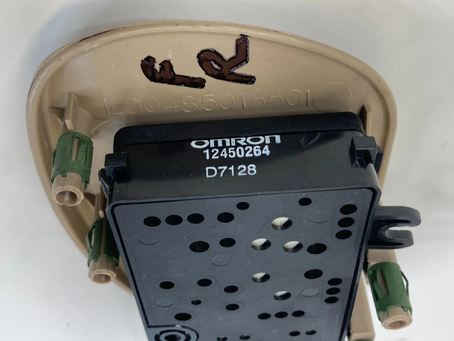 2004-2009 CADILLAC SRX FR PASSENGER POWER SEAT SWITCH BEZEL OEM FACTORY 12450264