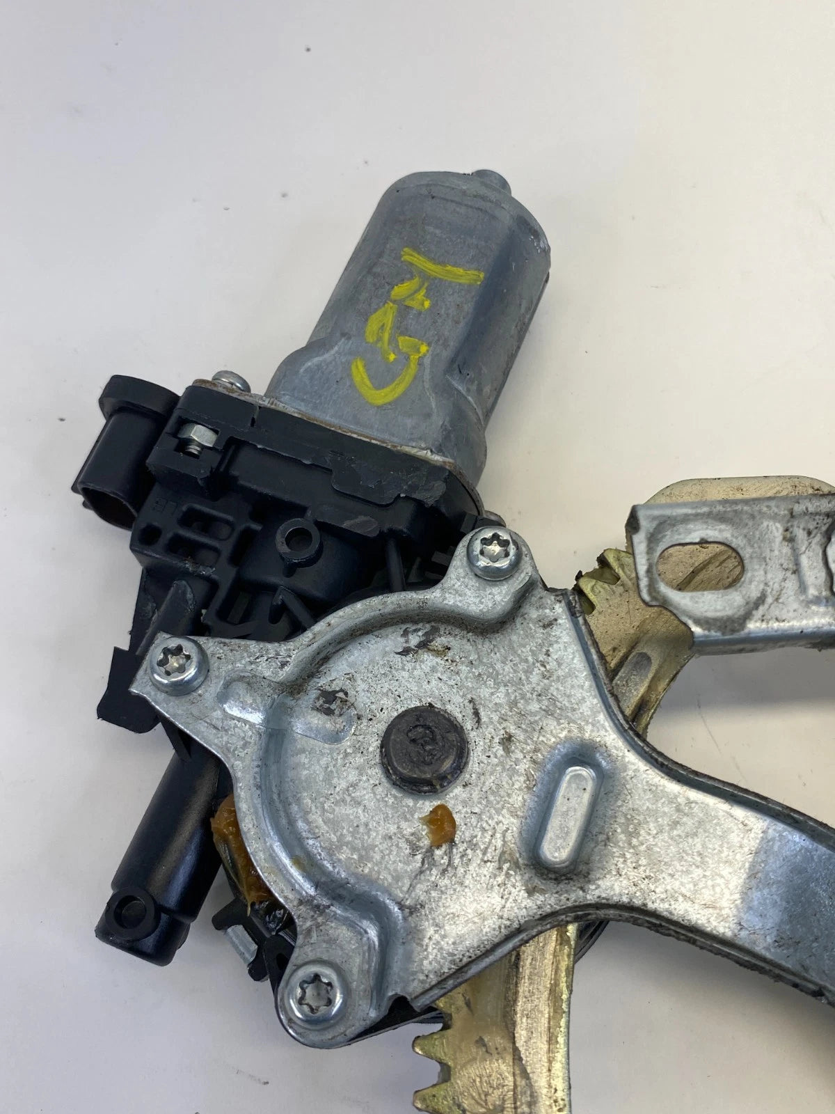 2004-2010 TOYOTA SIENNA FRONT LEFT DRIVER POWER WINDOW REGULATOR MOTOR OEM