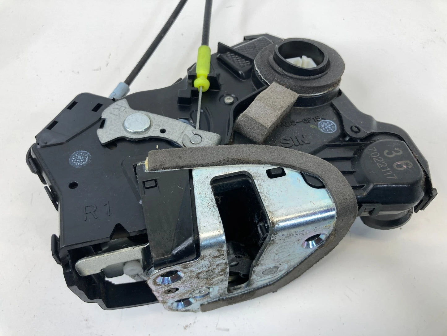 2004-2008 TOYOTA COROLLA FRONT RIGHT DOOR LOCK LATCH ACTUATOR W/O POWER LOCK OEM