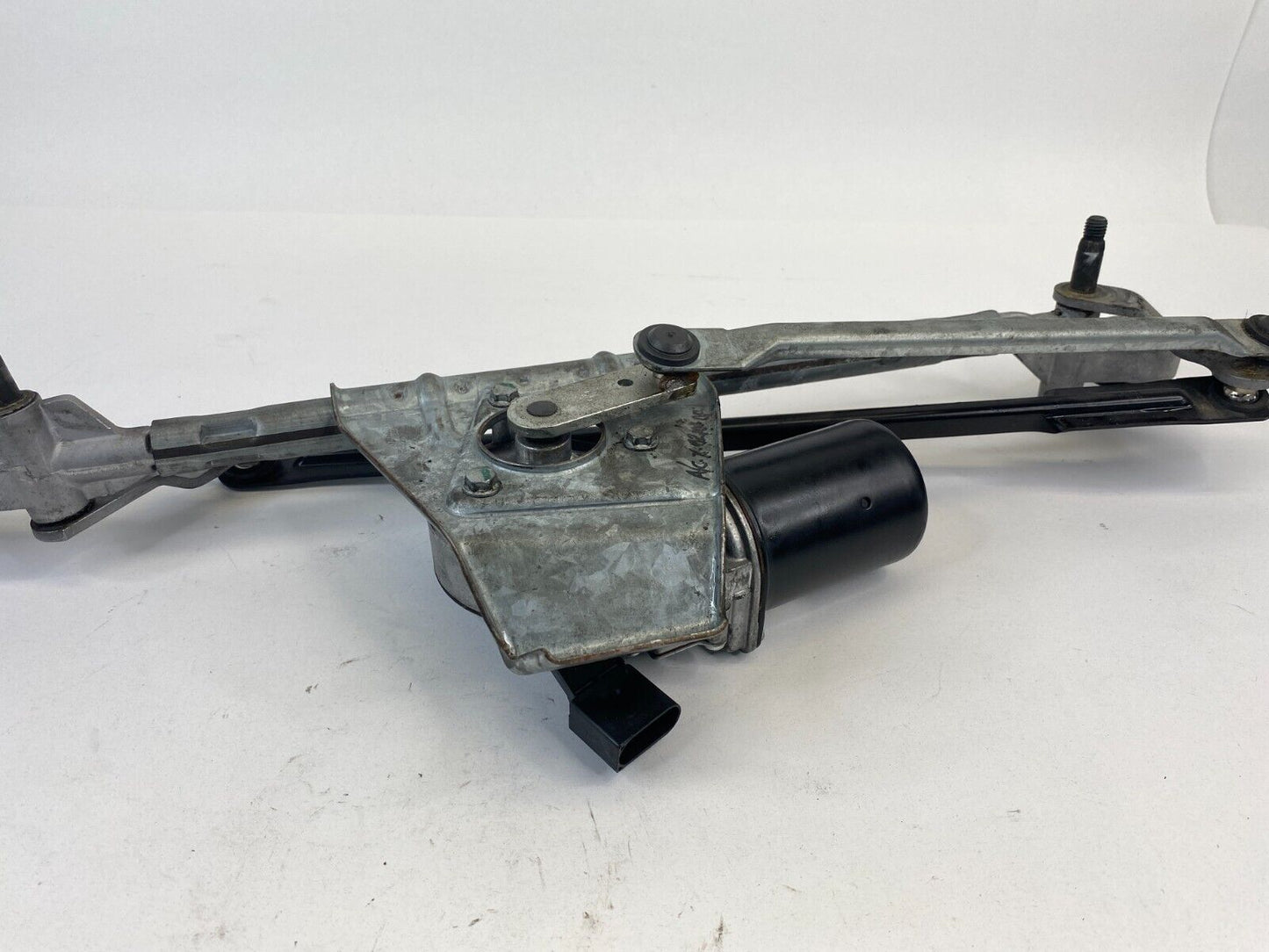 2006-2012 Mercedes-Benz R350 Front Windshield Wiper Motor A2518202542 OEM