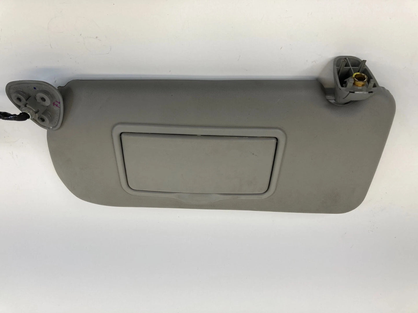 2003-2007 CADILLAC CTS LEFT DRIVER SIDE SUNVISOR SUN VISOR SHADE W ILLUMINATION