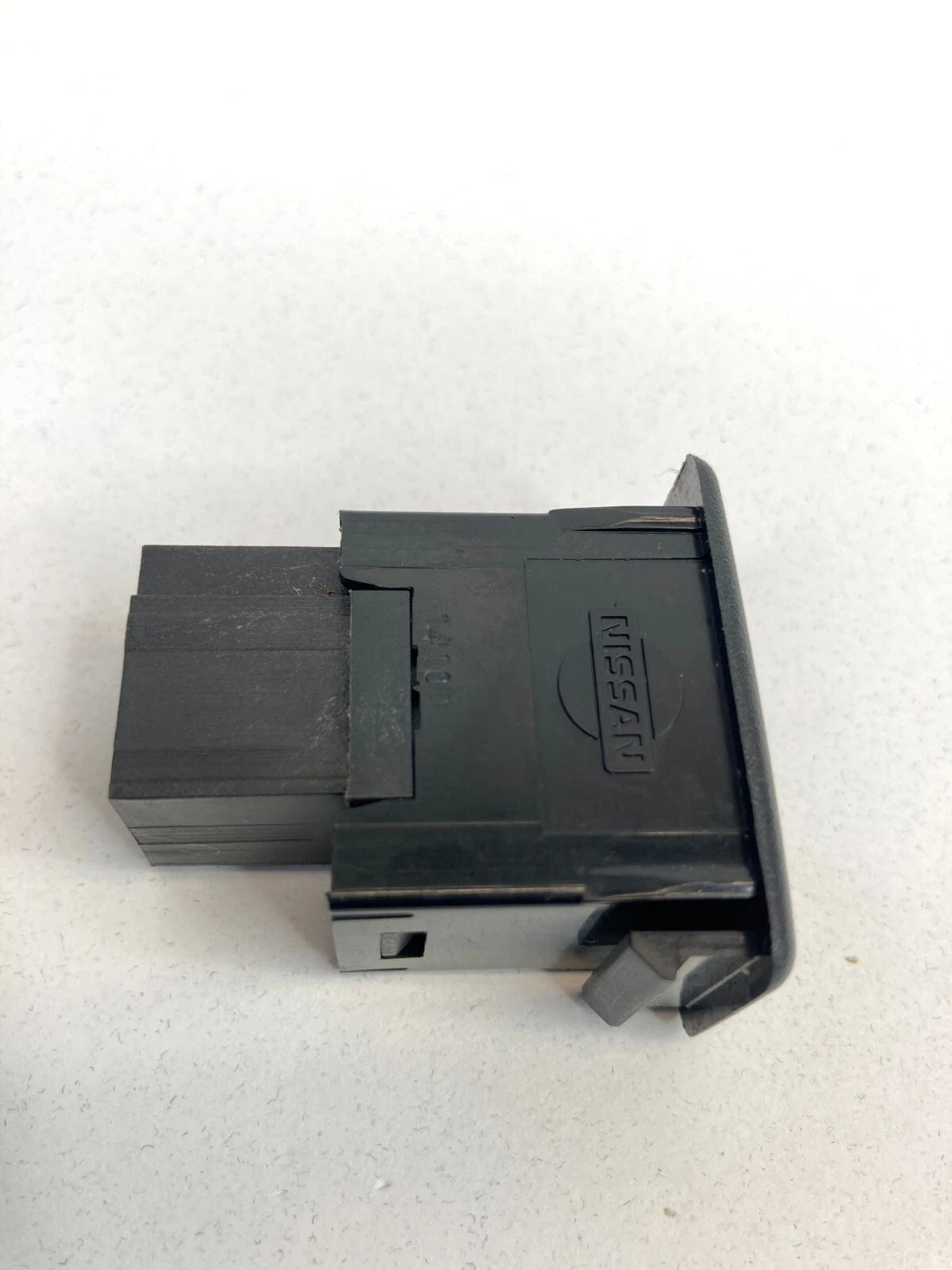 1998 1999 2000 2001 NISSAN ALTIMA SECURITY CONTROL SWITCH BUTTON OEM