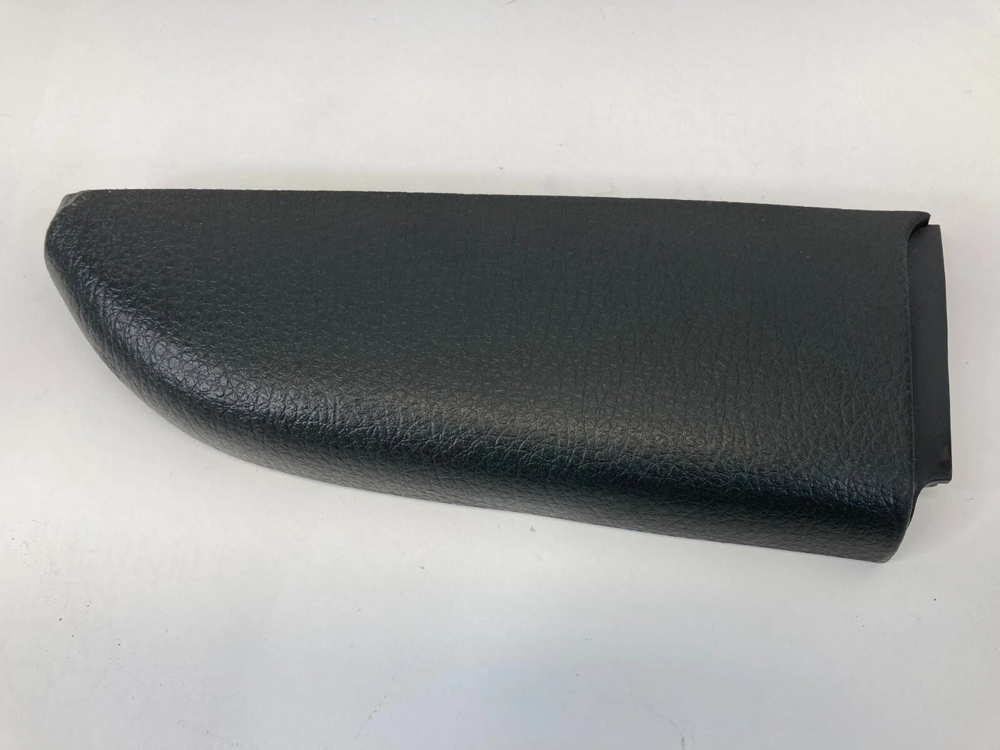 10 11 KIA SOUL REAR LEFT SIDE DOOR ARMREST TRIM COVER LEATHER 83710-2K000 OEM