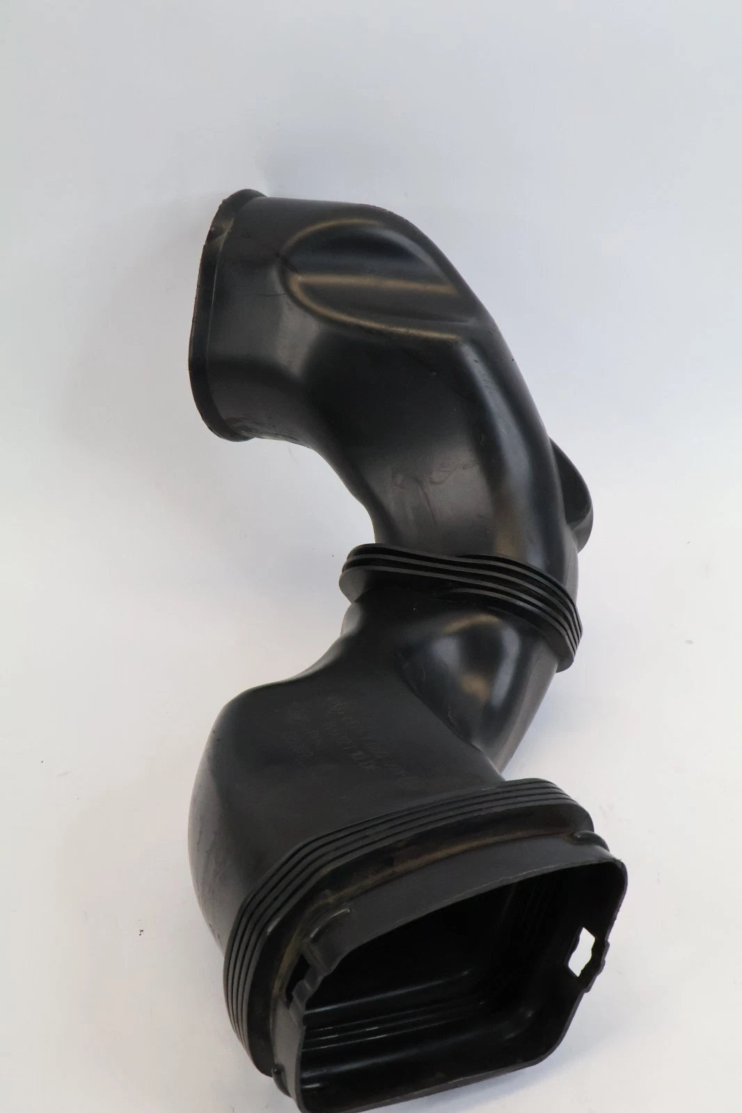 08-10 BMW 535I 528I 3.0L AIR CLEANER INTAKE DUCT HOSE TUBE PIPE 13717600001 OEM