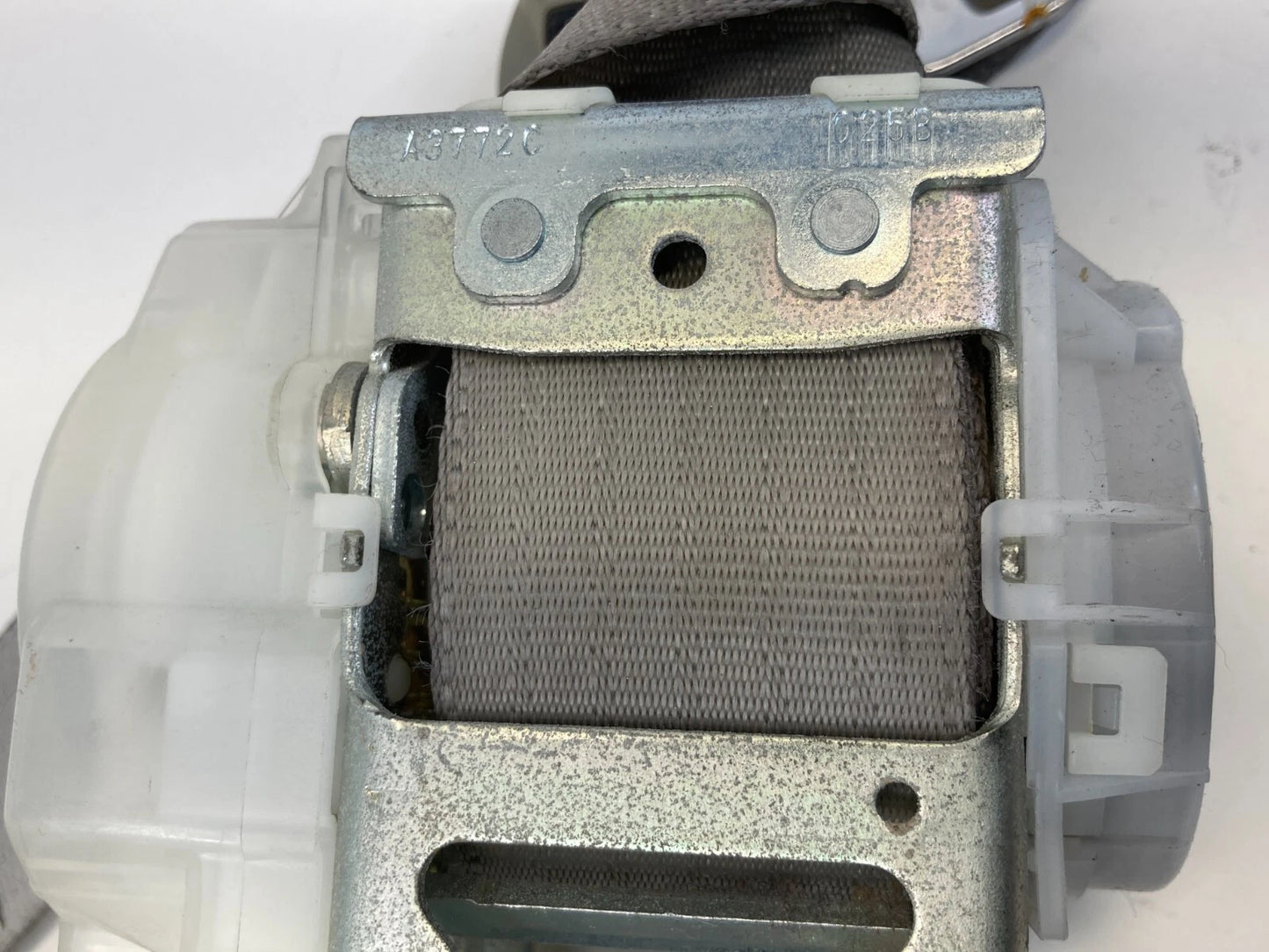 2007-2011 TOYOTA CAMRY FRONT RIGHT PASSENGER SIDE BELT RETRACTOR ASSEMBLY OEM