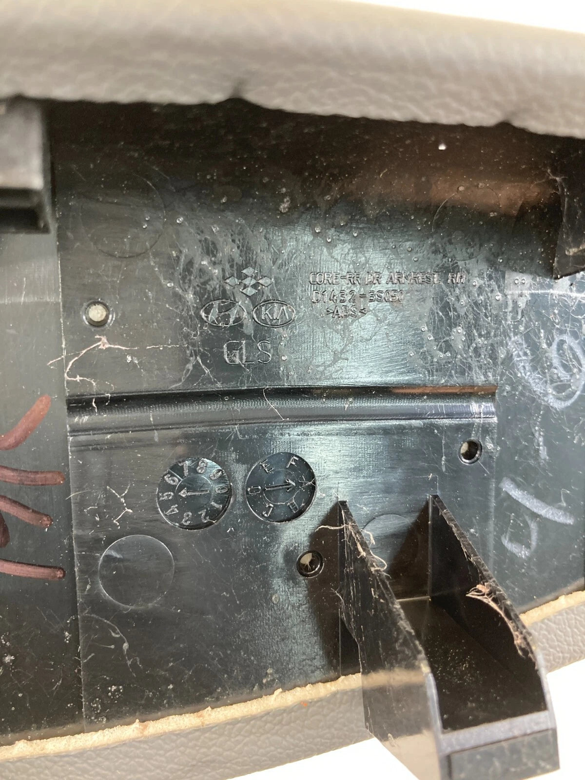 11-14 HYUNDAI SONATA REAR RIGHT SIDE INTERIOR DOOR ARMREST PANEL D1432-3S050 OEM