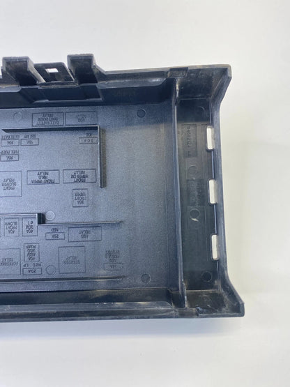 2006 2007 Chrysler Town & Country Engine Bay Mounted Fuse Box Cover 04692124AA