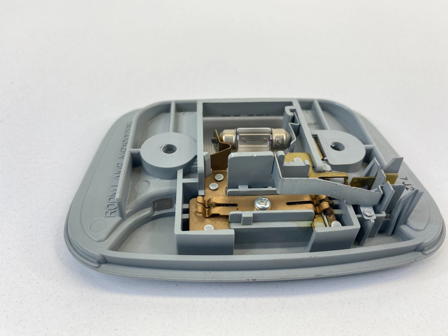 2007-2013 MITSUBISHI OUTLANDER INNER ROOF DOME MAP LIGHT READING LAMP MR190205