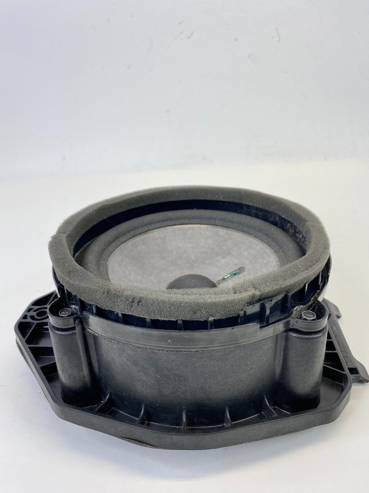 2010-2017 Buick Enclave 10-16 GMC Acadia Front Right Pass Door Speaker 25994307