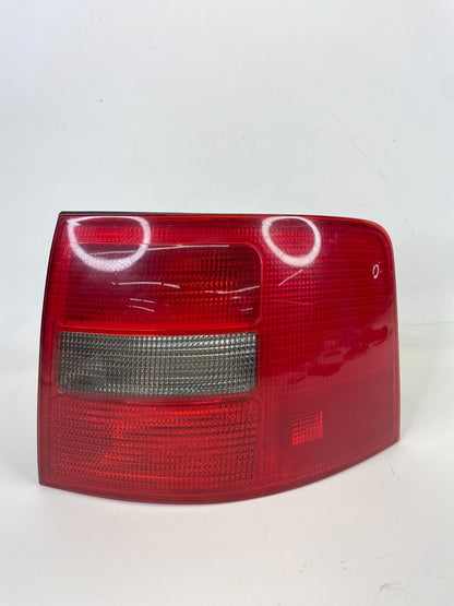 1999-2001 Audi A6 Quattro Rear Right Side Tail Light Taillight 4B9-945-096-C