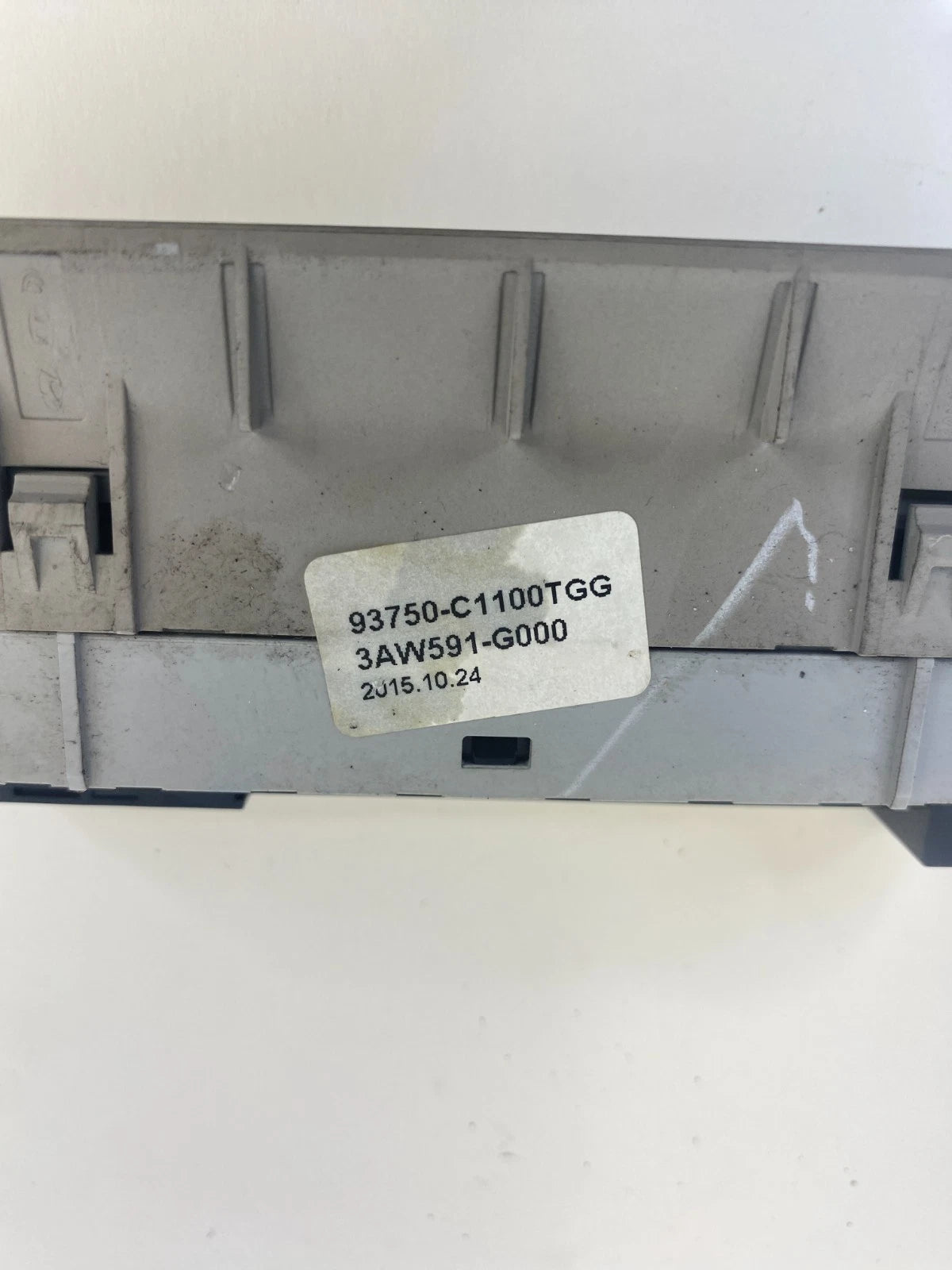 2015-2019 Hyundai Sonata Trunk Fuel Door Traction Control Switch Panel OEM