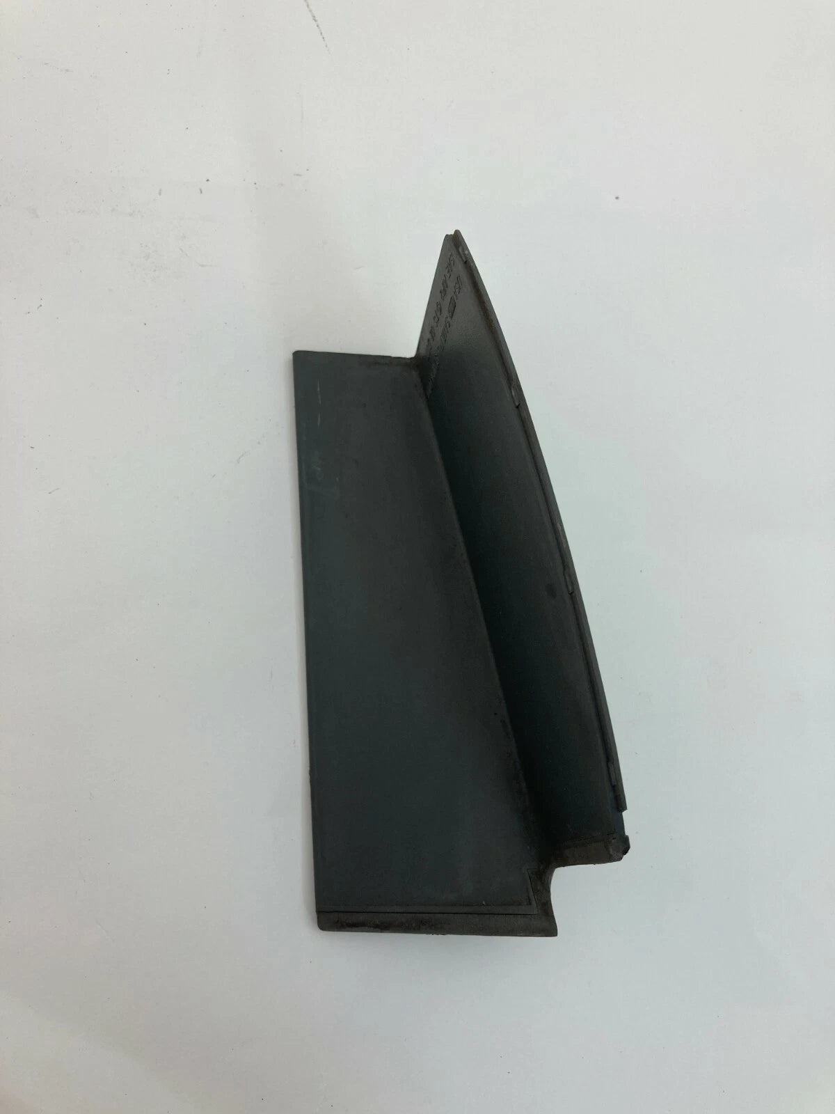 2006 2007 HYUNDAI SONATA REAR LEFT DRIVER SIDE TAIL LIGHT COVER TRIM PANEL