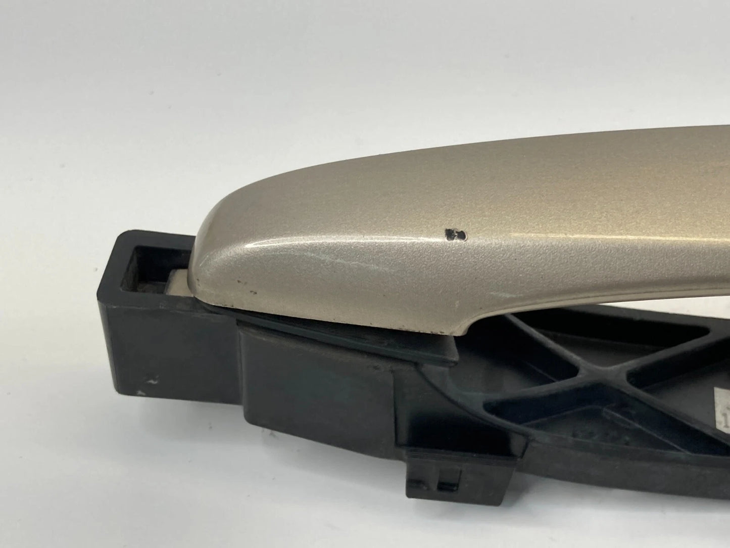 2004-2008 CADILLAC SRX REAR LEFT SIDE EXTERIOR OUTSIDE DOOR HANDLE D-800139 OEM