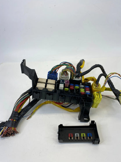 2003 2004 SUZUKI XL-7 INTERIOR UNDER DASH LEFT SIDE FUSE RELAY JUNCTION BOX OEM