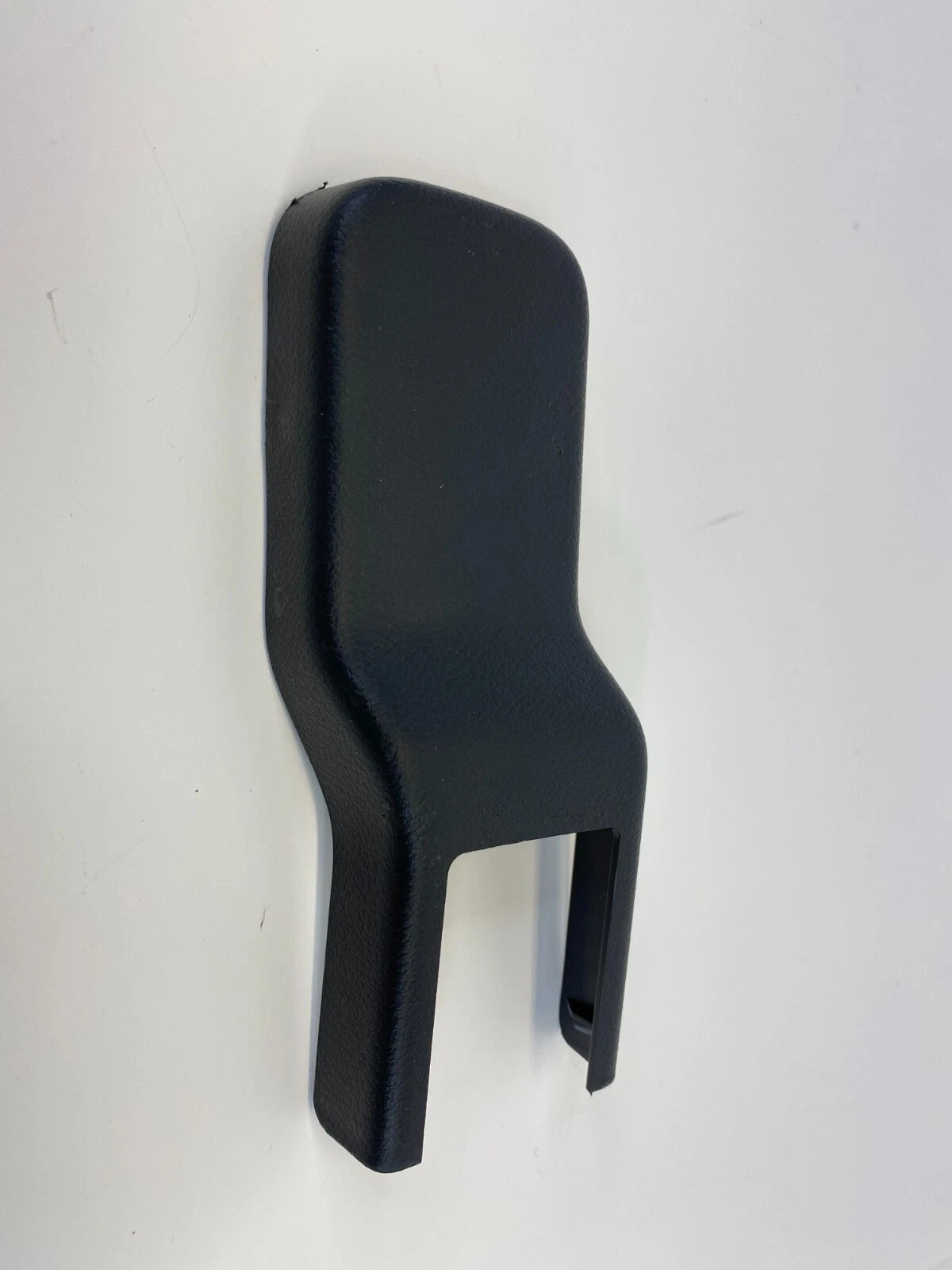 10-13 MAZDA 3 MAZDA3 SEDAN FRONT LEFT SIDE SEAT TRACK RAIL CAP COVER BBM257044