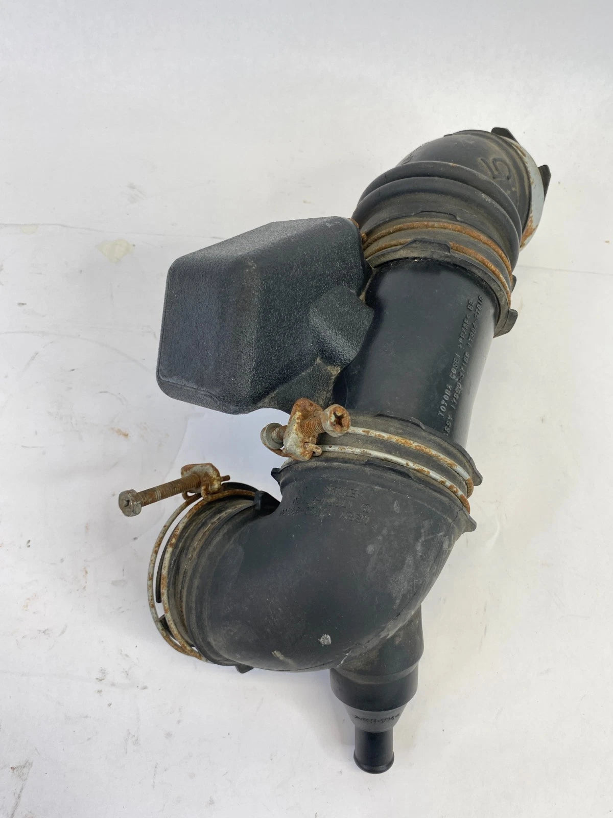 2010-2015 TOYOTA PRIUS 1.8L L4 AIR INTAKE TUBE HOSE OEM FACTORY 17880-37100 OEM
