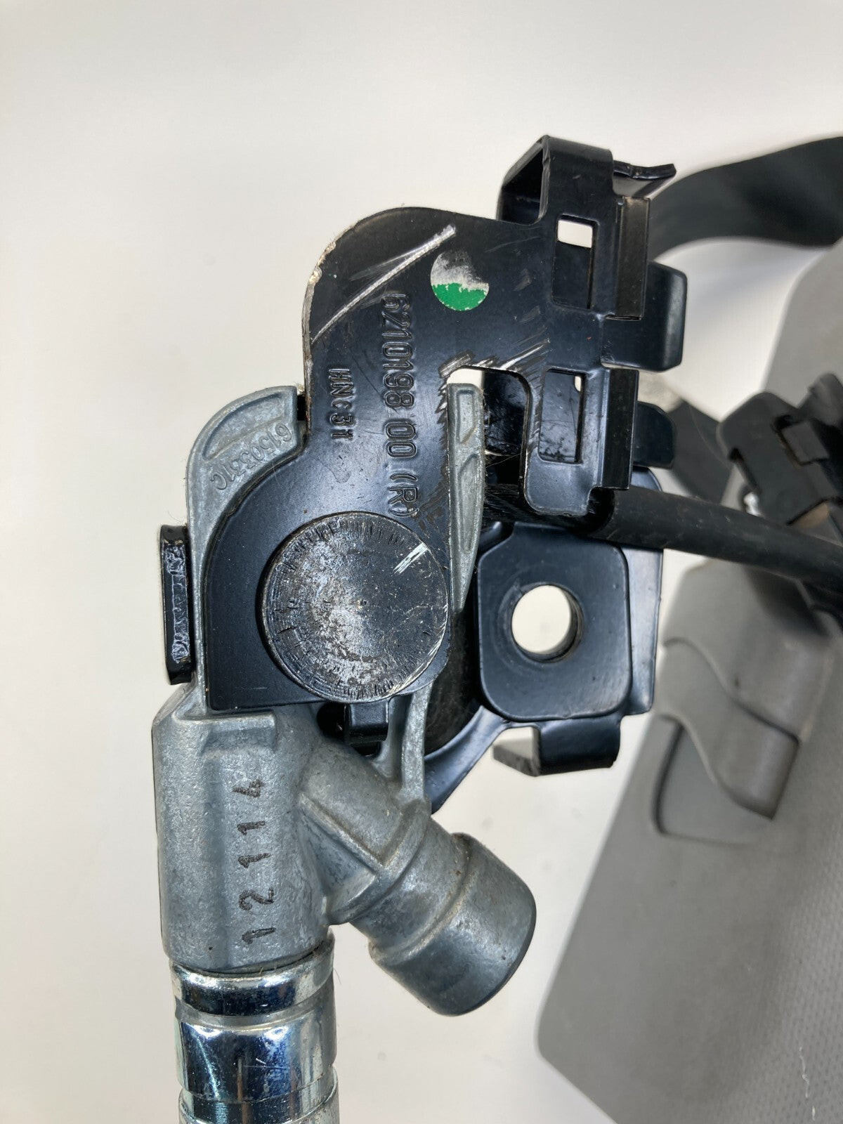 2012-2017 Hyundai Accent Front Right Side Seat Belt Retractor 88880-1R600RY OEM