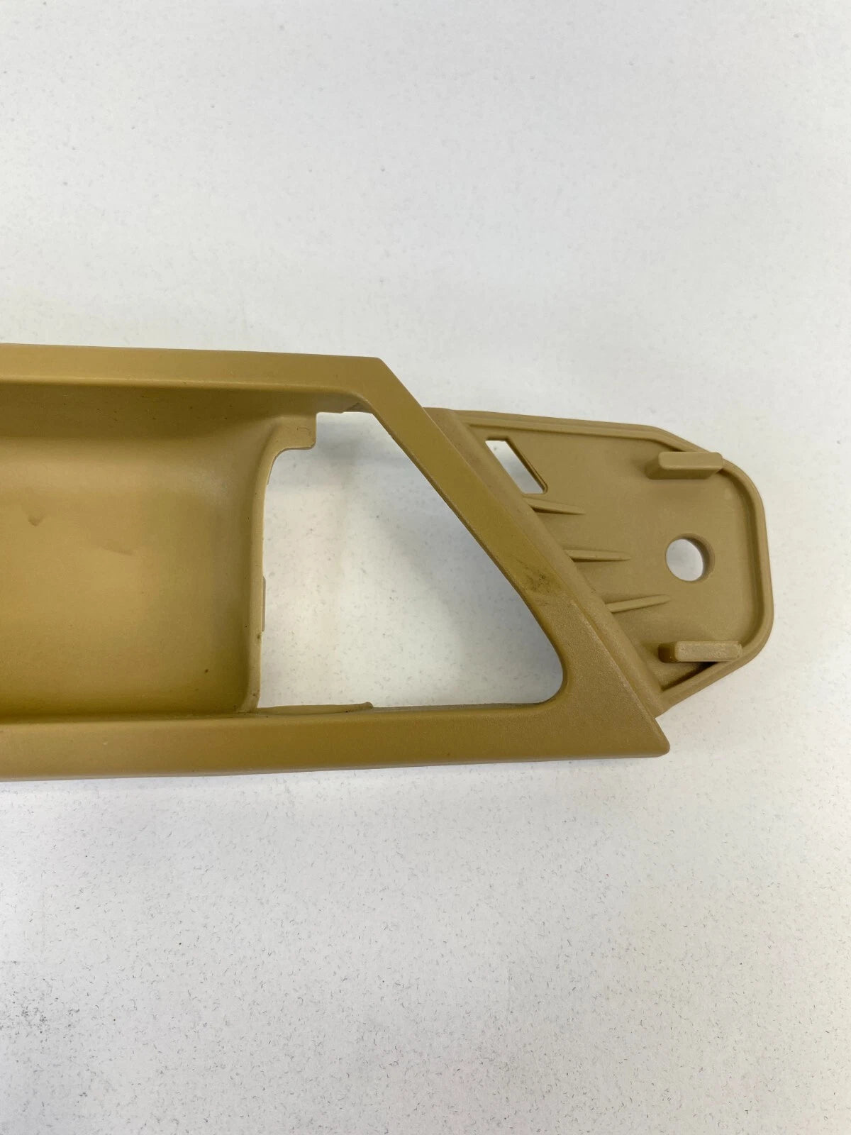 06-10 MERCEDES-BENZ R350 FRONT RIGHT PASSENGER SIDE INNER DOOR HANDLE BEZEL TRIM