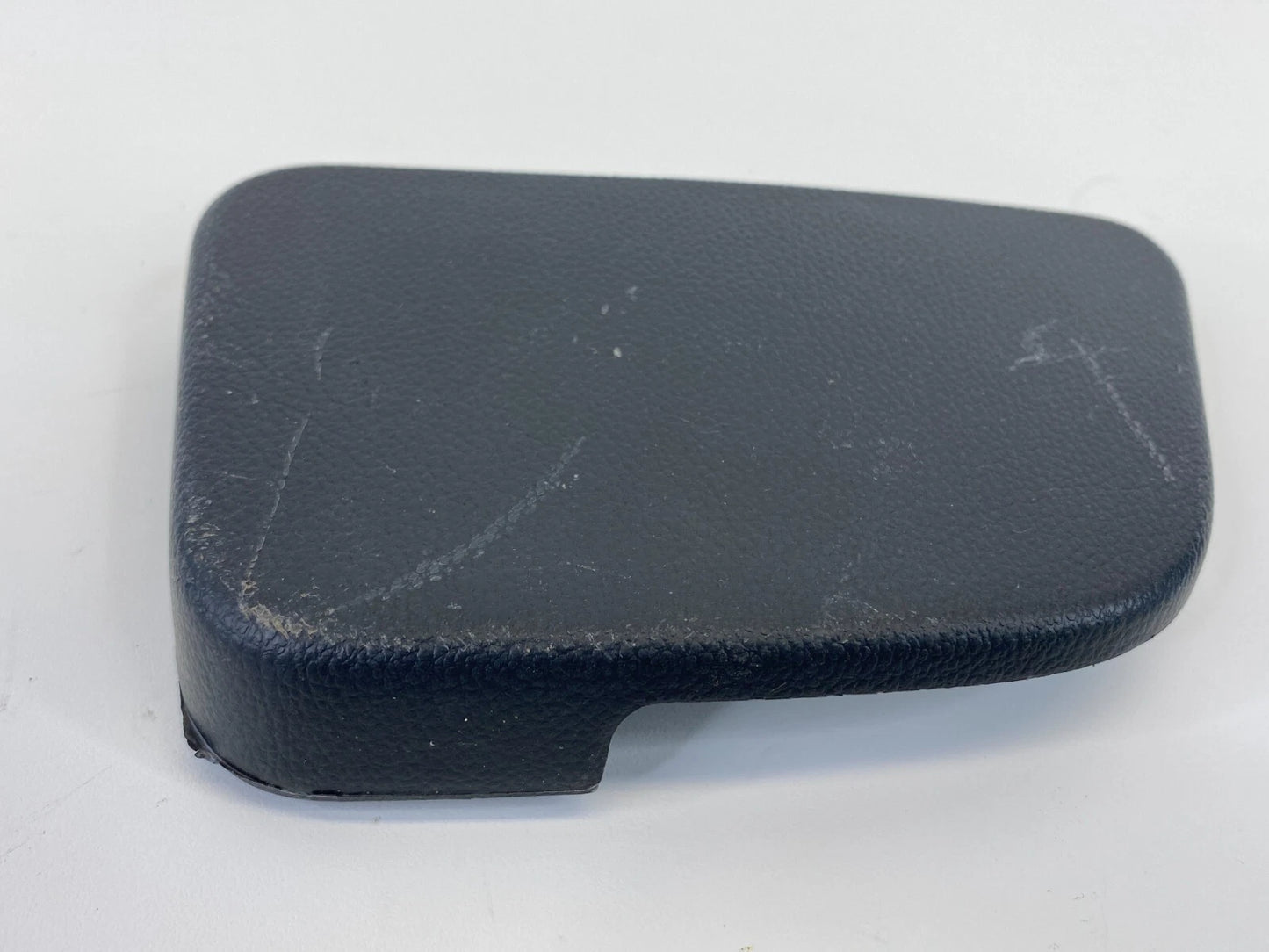 2012-2015 CHEVROLET CAPTIVA SPORT RIGHT SIDE SEAT BELT COVER TRIM CAP 96838889
