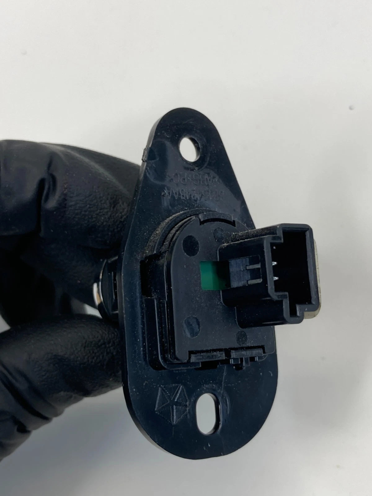 2015-2017 CHRYSLER 200 TRUNK RELEASE OPEN SWITCH REAR OEM FACTORY 68141864AA
