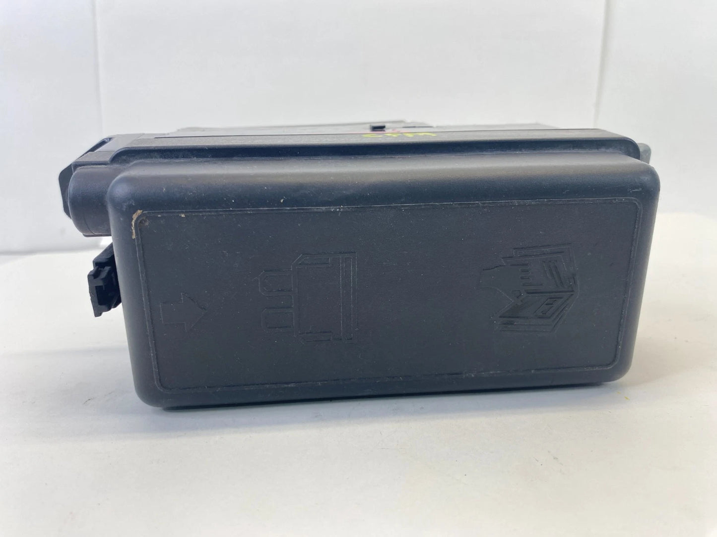 2004-2008 MINI COOPER 1.6L L4 M/T ENGINE BAY FUSE RELAY BOX 3449504-01 OEM