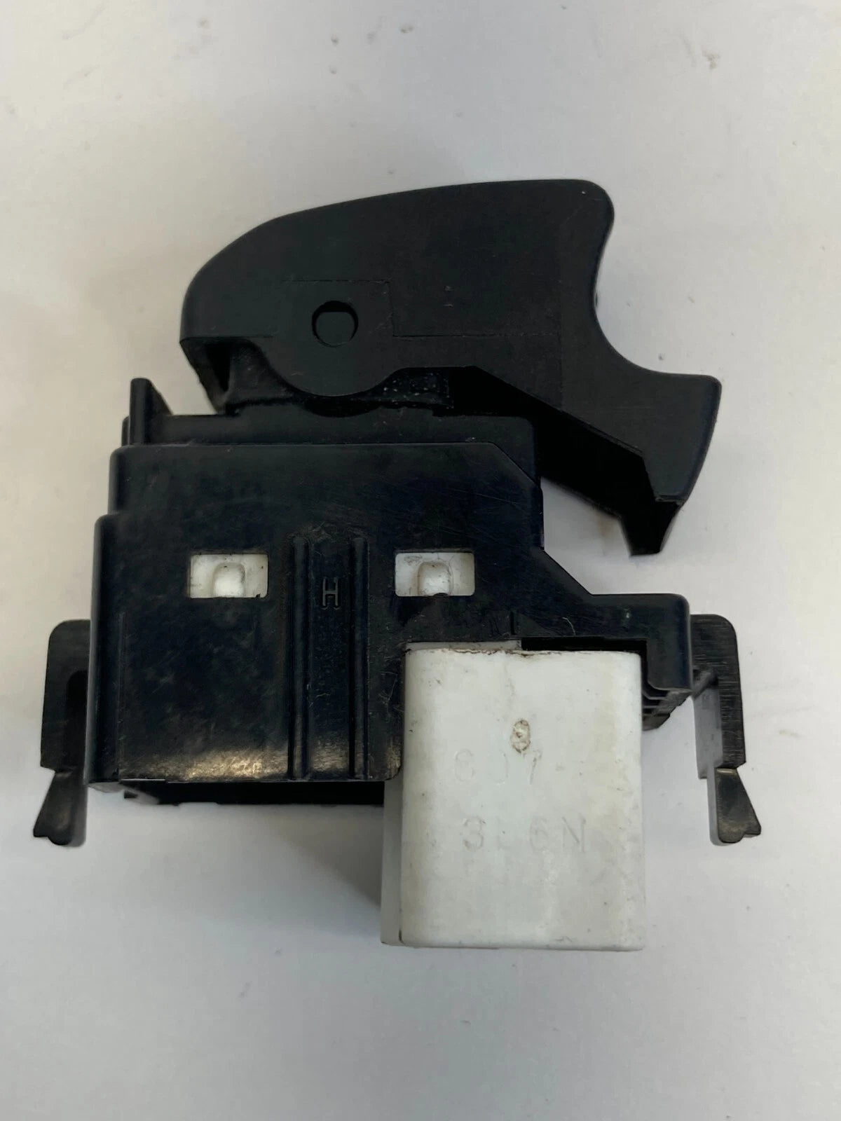 1993-2008 TOYOTA COROLLA REAR LEFT BACK DOOR WINDOW CONTROL SWITCH BUTTON OEM