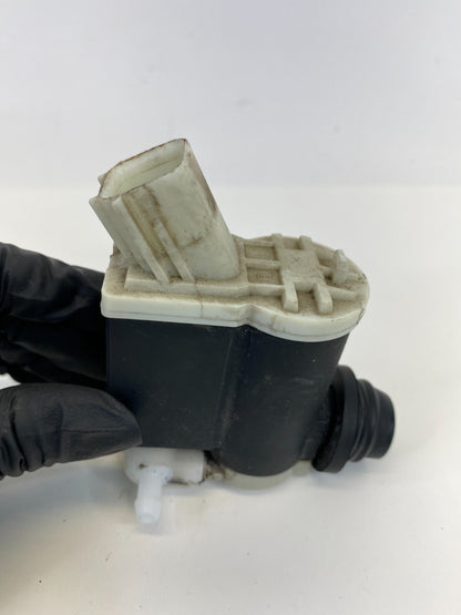 13-18 Hyundai Santa Fe Sport Windshield Wiper Fluid Washer Pump Motor 985104Z000